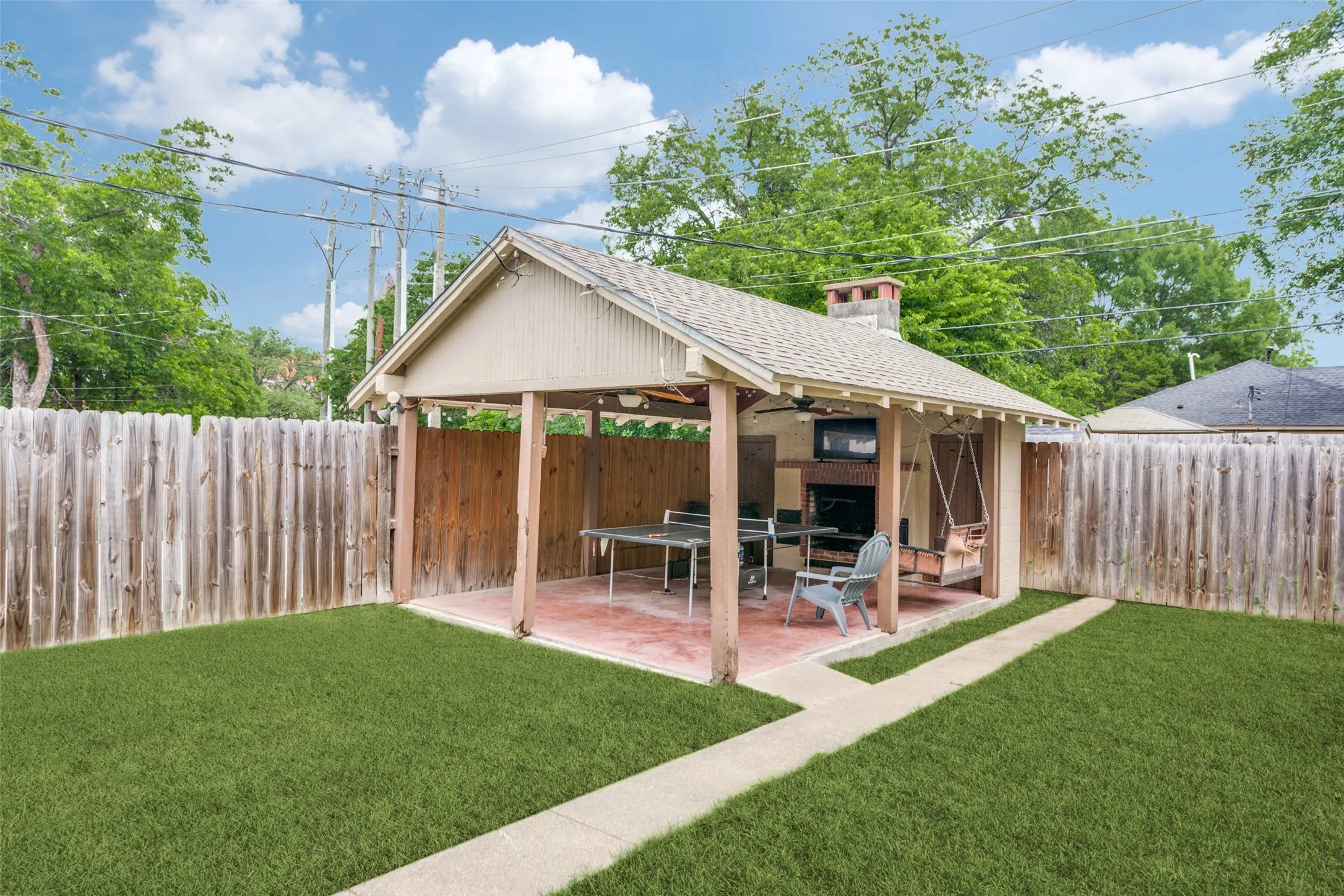 Single Family Residence For Rent in Tarrant County , 3115 Odessa Avenue, Fort Worth, Texas 76109, 3 Bedrooms, 3 Bathrooms, 2 Garage spaces, 1,556 Sqft, built in 1930, Preowned, Price $4,250, mls#21249432, Real Estate Agent in Fort Worth, Homes For Rent in Tarrant county, Homes For Rent in Fort Worth, Realtor in Fort Worth Texas, Real Estate Brokerage Independent Realty Texas, Luminita Cordes Realtor