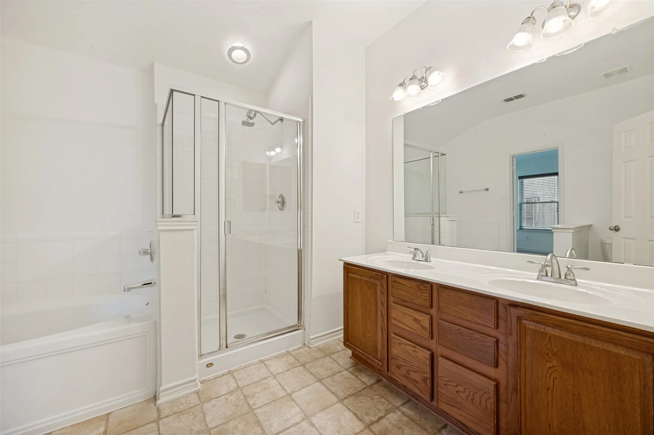 Single Family Residence For Rent in Denton County , 2683 Lake Ridge Drive, Little Elm, Texas 75068, 3 Bedroom, 2 Bathroom, 2 Garage spaces, 2,082 Sqft, built in 2006, Preowned, mls#21260636, Real Estate Agent in Little Elm, Homes For Rent in Denton county, Homes For Rent in Little Elm, Realtor in Little Elm Texas, Real Estate Brokerage Independent Realty Texas, Luminita Cordes Realtor