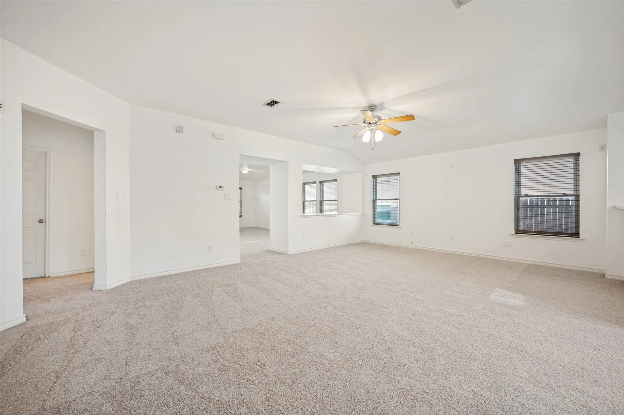 Single Family Residence For Rent in Denton County , 2683 Lake Ridge Drive, Little Elm, Texas 75068, 3 Bedroom, 2 Bathroom, 2 Garage spaces, 2,082 Sqft, built in 2006, Preowned, mls#21260636, Real Estate Agent in Little Elm, Homes For Rent in Denton county, Homes For Rent in Little Elm, Realtor in Little Elm Texas, Real Estate Brokerage Independent Realty Texas, Luminita Cordes Realtor