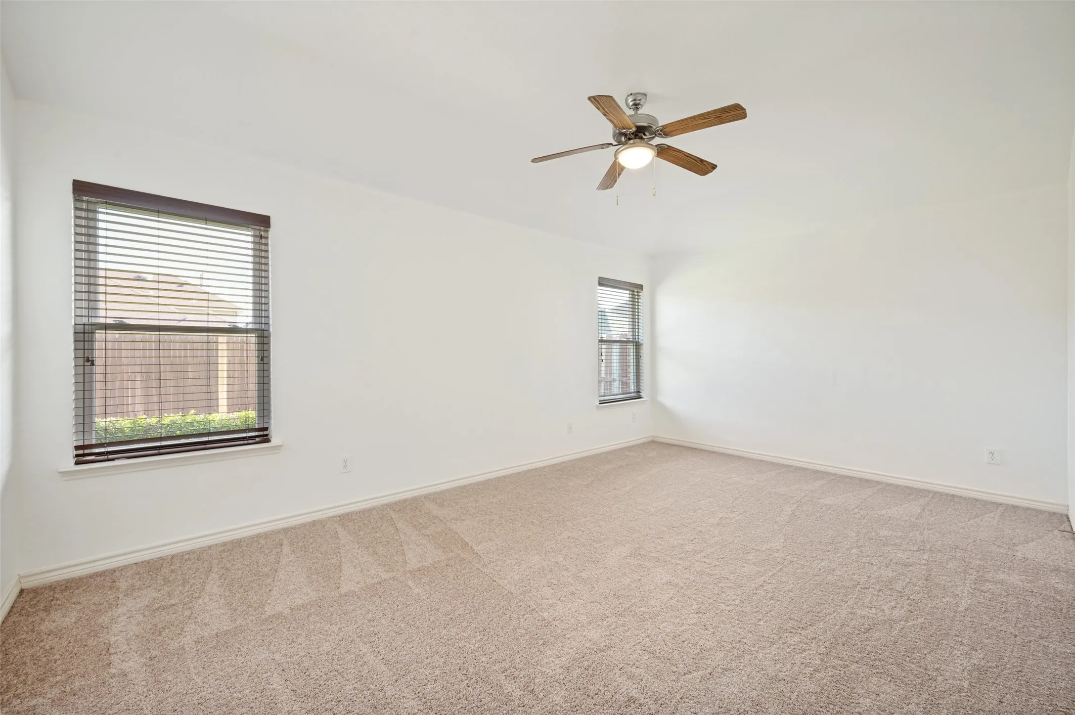 Single Family Residence For Rent in Denton County , 2683 Lake Ridge Drive, Little Elm, Texas 75068, 3 Bedroom, 2 Bathroom, 2 Garage spaces, 2,082 Sqft, built in 2006, Preowned, mls#21260636, Real Estate Agent in Little Elm, Homes For Rent in Denton county, Homes For Rent in Little Elm, Realtor in Little Elm Texas, Real Estate Brokerage Independent Realty Texas, Luminita Cordes Realtor