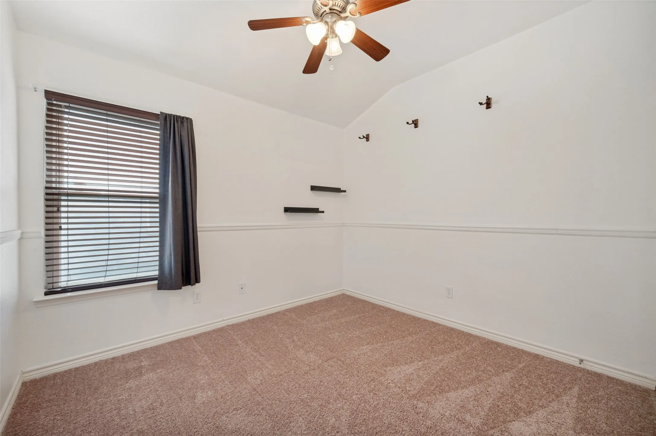 Single Family Residence For Rent in Denton County , 2683 Lake Ridge Drive, Little Elm, Texas 75068, 3 Bedroom, 2 Bathroom, 2 Garage spaces, 2,082 Sqft, built in 2006, Preowned, mls#21260636, Real Estate Agent in Little Elm, Homes For Rent in Denton county, Homes For Rent in Little Elm, Realtor in Little Elm Texas, Real Estate Brokerage Independent Realty Texas, Luminita Cordes Realtor