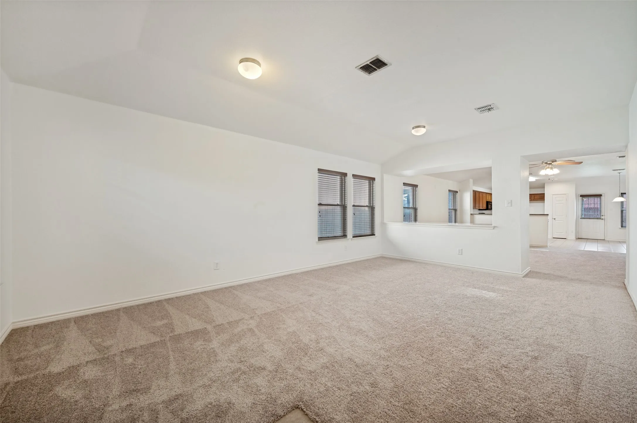 Single Family Residence For Rent in Denton County , 2683 Lake Ridge Drive, Little Elm, Texas 75068, 3 Bedroom, 2 Bathroom, 2 Garage spaces, 2,082 Sqft, built in 2006, Preowned, mls#21260636, Real Estate Agent in Little Elm, Homes For Rent in Denton county, Homes For Rent in Little Elm, Realtor in Little Elm Texas, Real Estate Brokerage Independent Realty Texas, Luminita Cordes Realtor