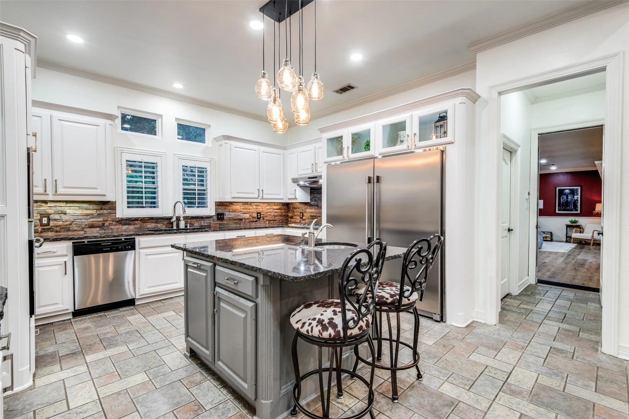 Single Family Residence For Sale in Kaufman County , 12376 Saddle Club Drive, Forney, Texas 75126, 4 Bedroom, 4 Bathroom, Garage spaces, 4,272 Sqft, built in 2002, Preowned, mls#21243864, Real Estate Agent in Forney, Homes For Sale in Kaufman county, Homes For Sale in Forney, Realtor in Forney Texas, Real Estate Brokerage Independent Realty Texas, Luminita Cordes Realtor