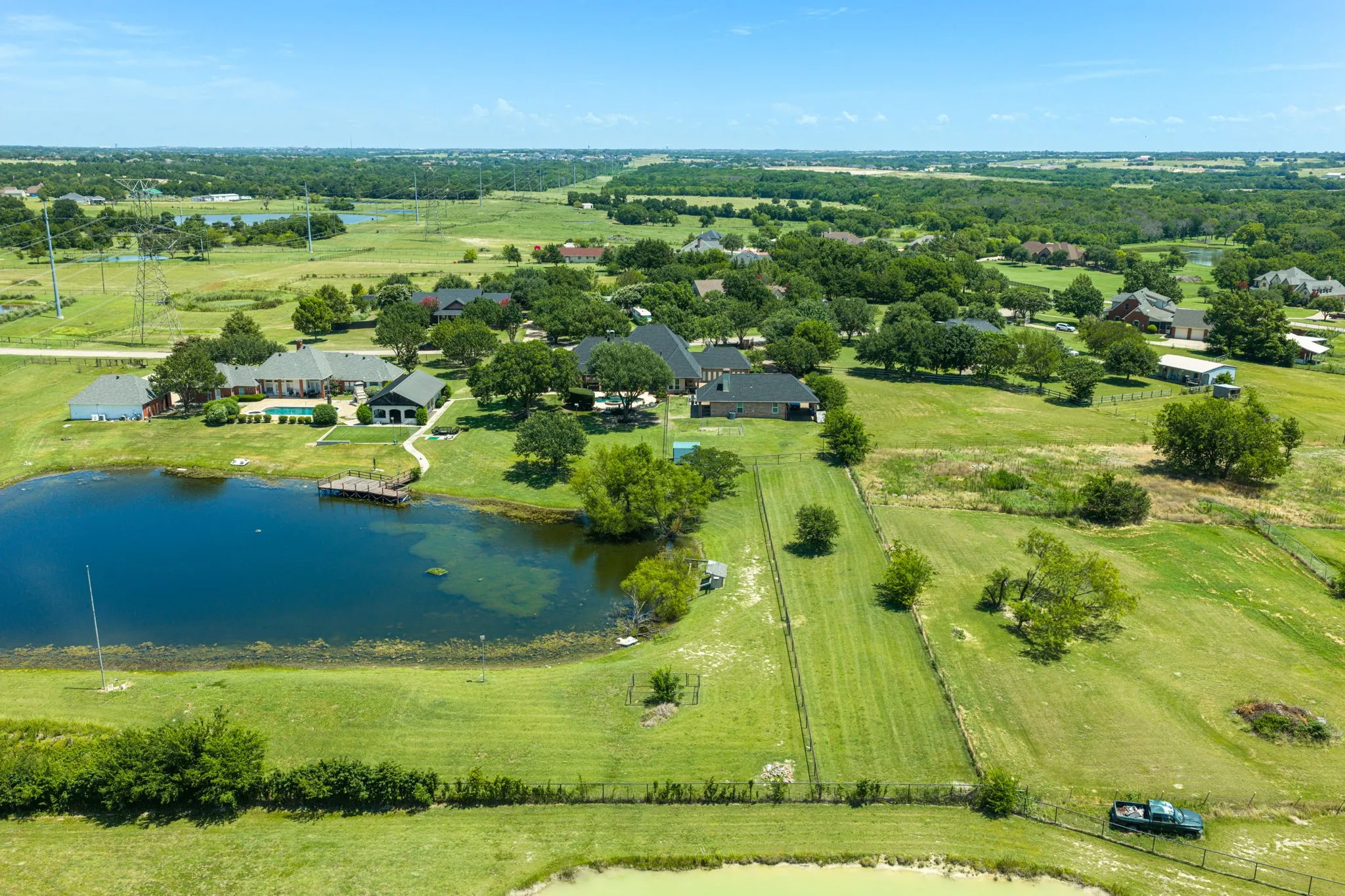 Single Family Residence For Sale in Kaufman County , 12376 Saddle Club Drive, Forney, Texas 75126, 4 Bedroom, 4 Bathroom, Garage spaces, 4,272 Sqft, built in 2002, Preowned, mls#21243864, Real Estate Agent in Forney, Homes For Sale in Kaufman county, Homes For Sale in Forney, Realtor in Forney Texas, Real Estate Brokerage Independent Realty Texas, Luminita Cordes Realtor