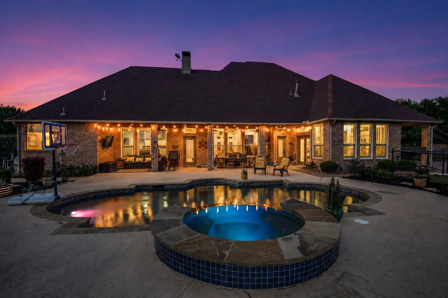 Single Family Residence For Sale in Kaufman County , 12376 Saddle Club Drive, Forney, Texas 75126, 4 Bedroom, 4 Bathroom, Garage spaces, 4,272 Sqft, built in 2002, Preowned, mls#21243864, Real Estate Agent in Forney, Homes For Sale in Kaufman county, Homes For Sale in Forney, Realtor in Forney Texas, Real Estate Brokerage Independent Realty Texas, Luminita Cordes Realtor