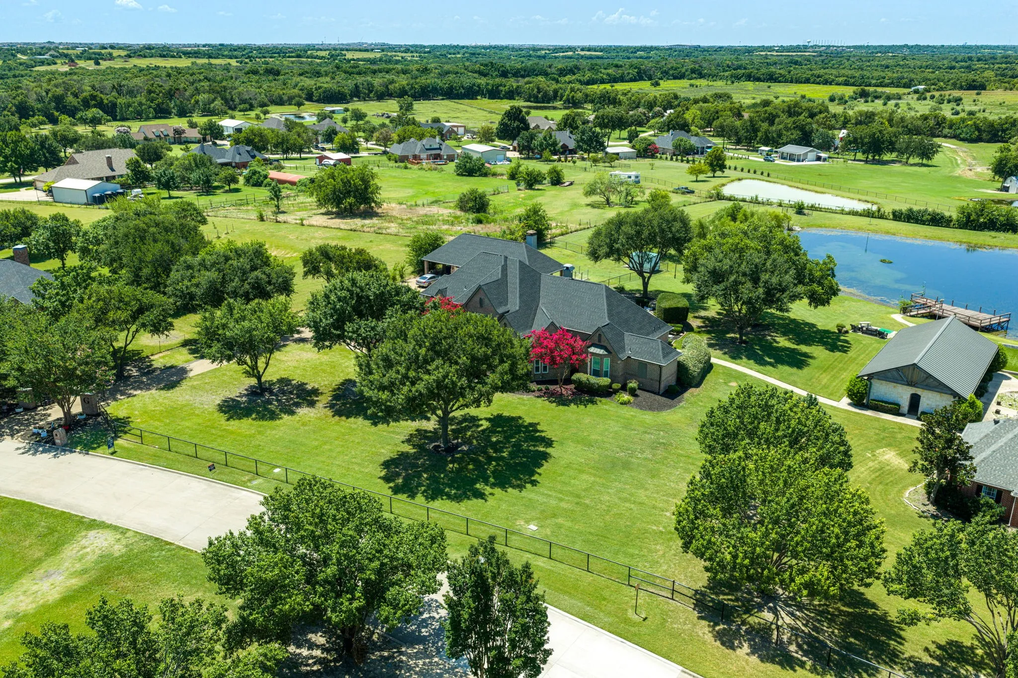 Single Family Residence For Sale in Kaufman County , 12376 Saddle Club Drive, Forney, Texas 75126, 4 Bedroom, 4 Bathroom, Garage spaces, 4,272 Sqft, built in 2002, Preowned, mls#21243864, Real Estate Agent in Forney, Homes For Sale in Kaufman county, Homes For Sale in Forney, Realtor in Forney Texas, Real Estate Brokerage Independent Realty Texas, Luminita Cordes Realtor