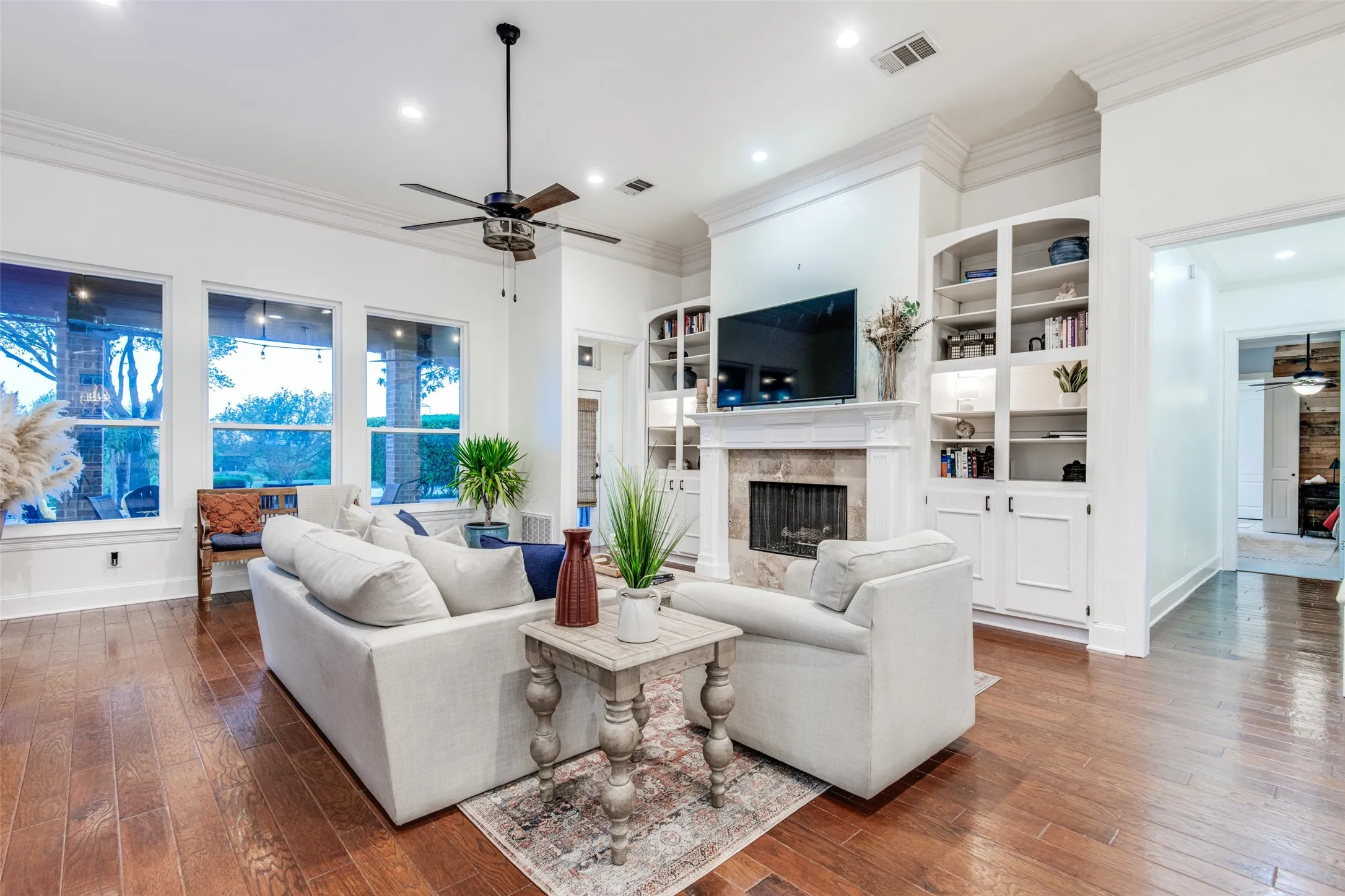Single Family Residence For Sale in Kaufman County , 12376 Saddle Club Drive, Forney, Texas 75126, 4 Bedroom, 4 Bathroom, Garage spaces, 4,272 Sqft, built in 2002, Preowned, mls#21243864, Real Estate Agent in Forney, Homes For Sale in Kaufman county, Homes For Sale in Forney, Realtor in Forney Texas, Real Estate Brokerage Independent Realty Texas, Luminita Cordes Realtor