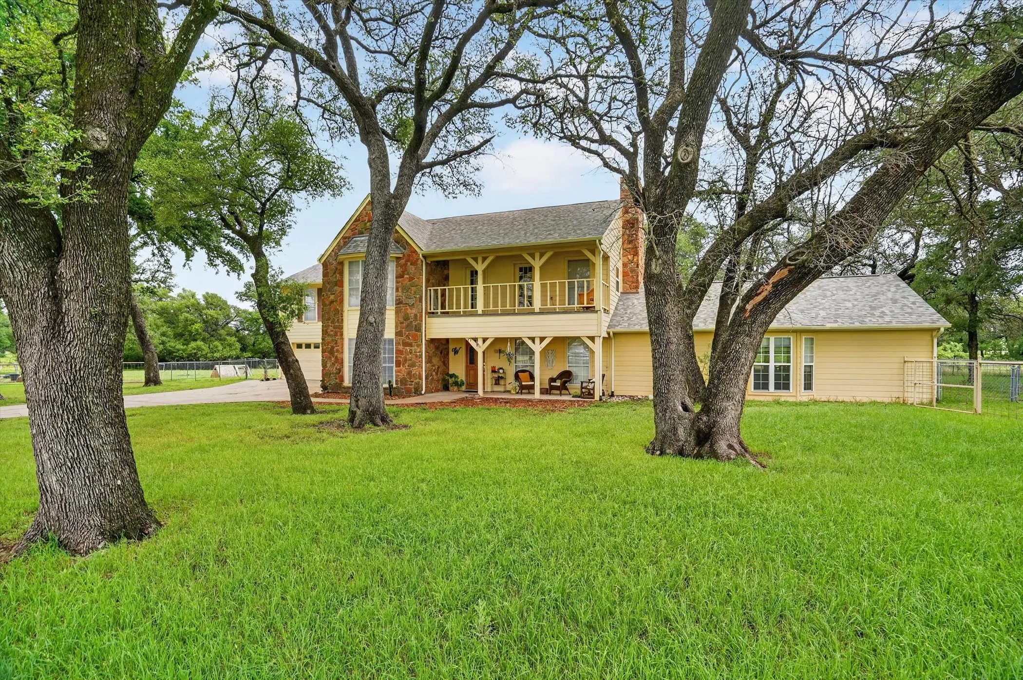 Farm For Sale in Palo Pinto County , 14145 S Highway 281, Santo, Texas 76472, 5 Bedrooms, 5 Bathrooms, 2 Garage spaces, 4,909 Sqft, built in 1999, Preowned, Price $2,999,999, mls#21257496, Real Estate Agent in Santo, Homes For Sale in Palo Pinto county, Homes For Sale in Santo, Realtor in Santo Texas, Real Estate Brokerage Independent Realty Texas, Luminita Cordes Realtor