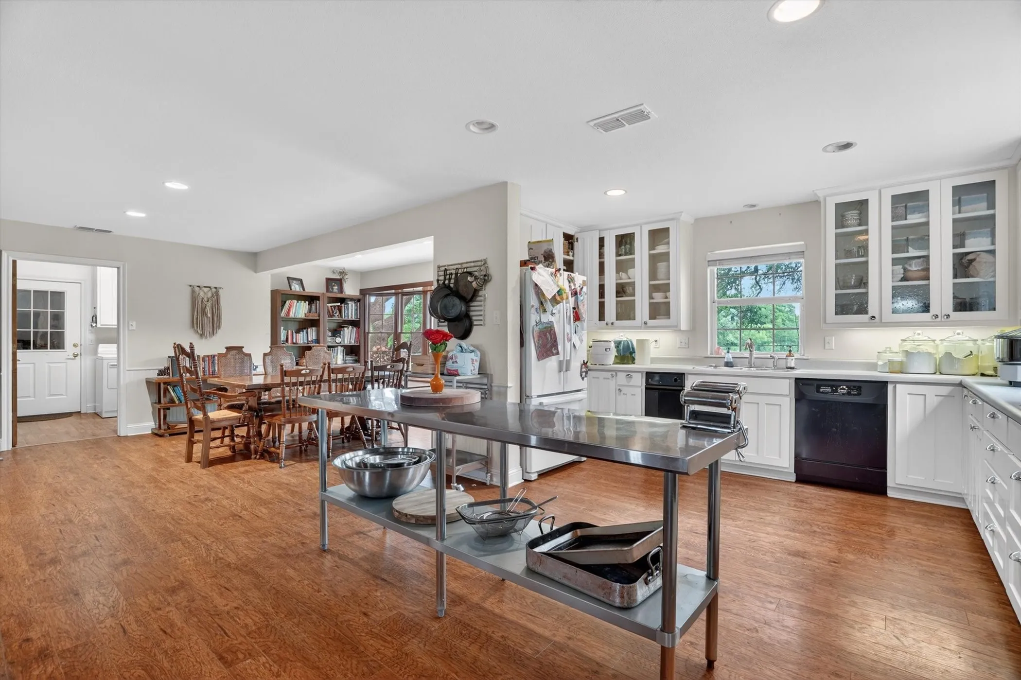 Farm For Sale in Palo Pinto County , 14145 S Highway 281, Santo, Texas 76472, 5 Bedrooms, 5 Bathrooms, 2 Garage spaces, 4,909 Sqft, built in 1999, Preowned, Price $2,999,999, mls#21257496, Real Estate Agent in Santo, Homes For Sale in Palo Pinto county, Homes For Sale in Santo, Realtor in Santo Texas, Real Estate Brokerage Independent Realty Texas, Luminita Cordes Realtor