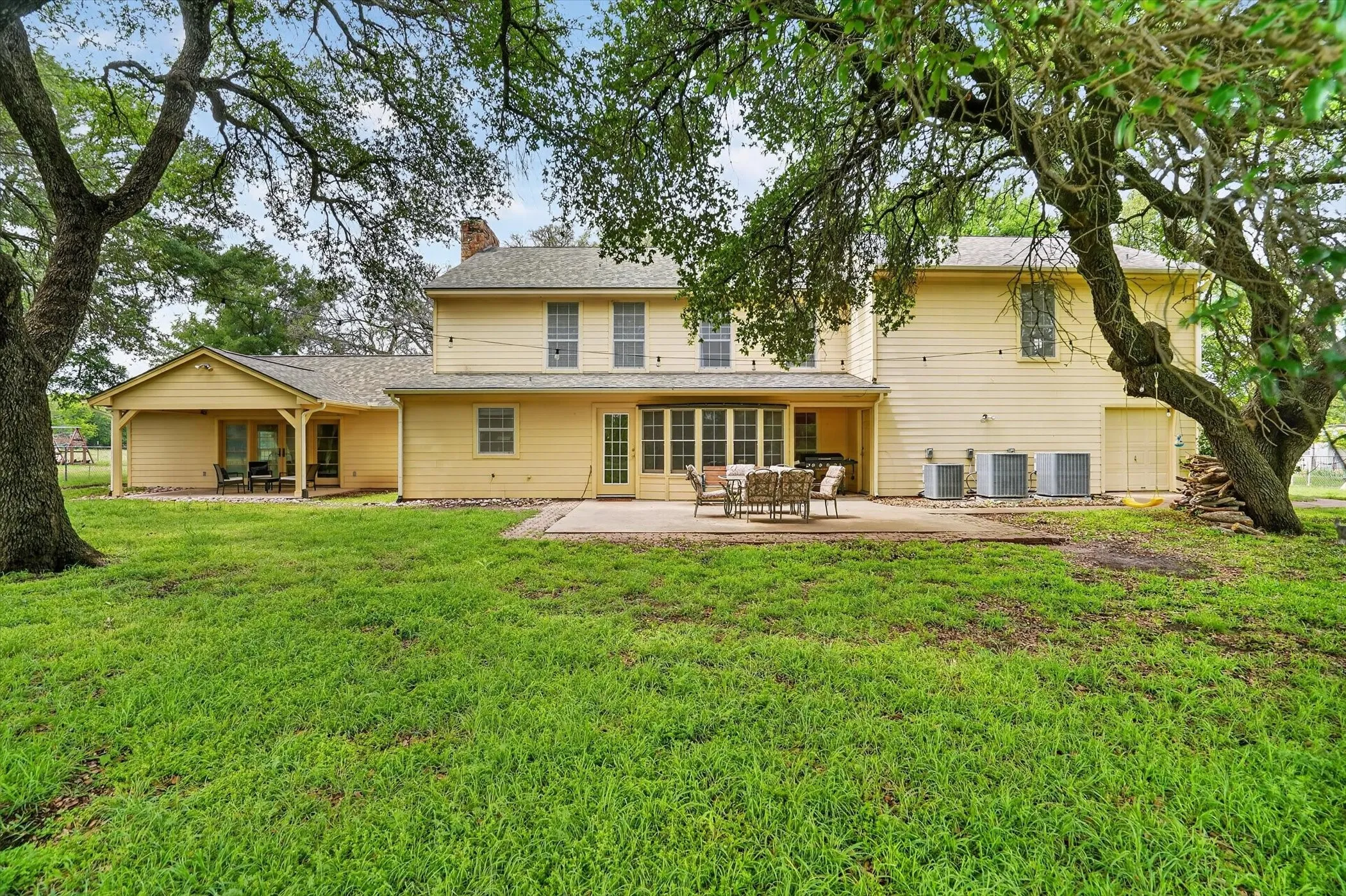 Farm For Sale in Palo Pinto County , 14145 S Highway 281, Santo, Texas 76472, 5 Bedrooms, 5 Bathrooms, 2 Garage spaces, 4,909 Sqft, built in 1999, Preowned, Price $2,999,999, mls#21257496, Real Estate Agent in Santo, Homes For Sale in Palo Pinto county, Homes For Sale in Santo, Realtor in Santo Texas, Real Estate Brokerage Independent Realty Texas, Luminita Cordes Realtor