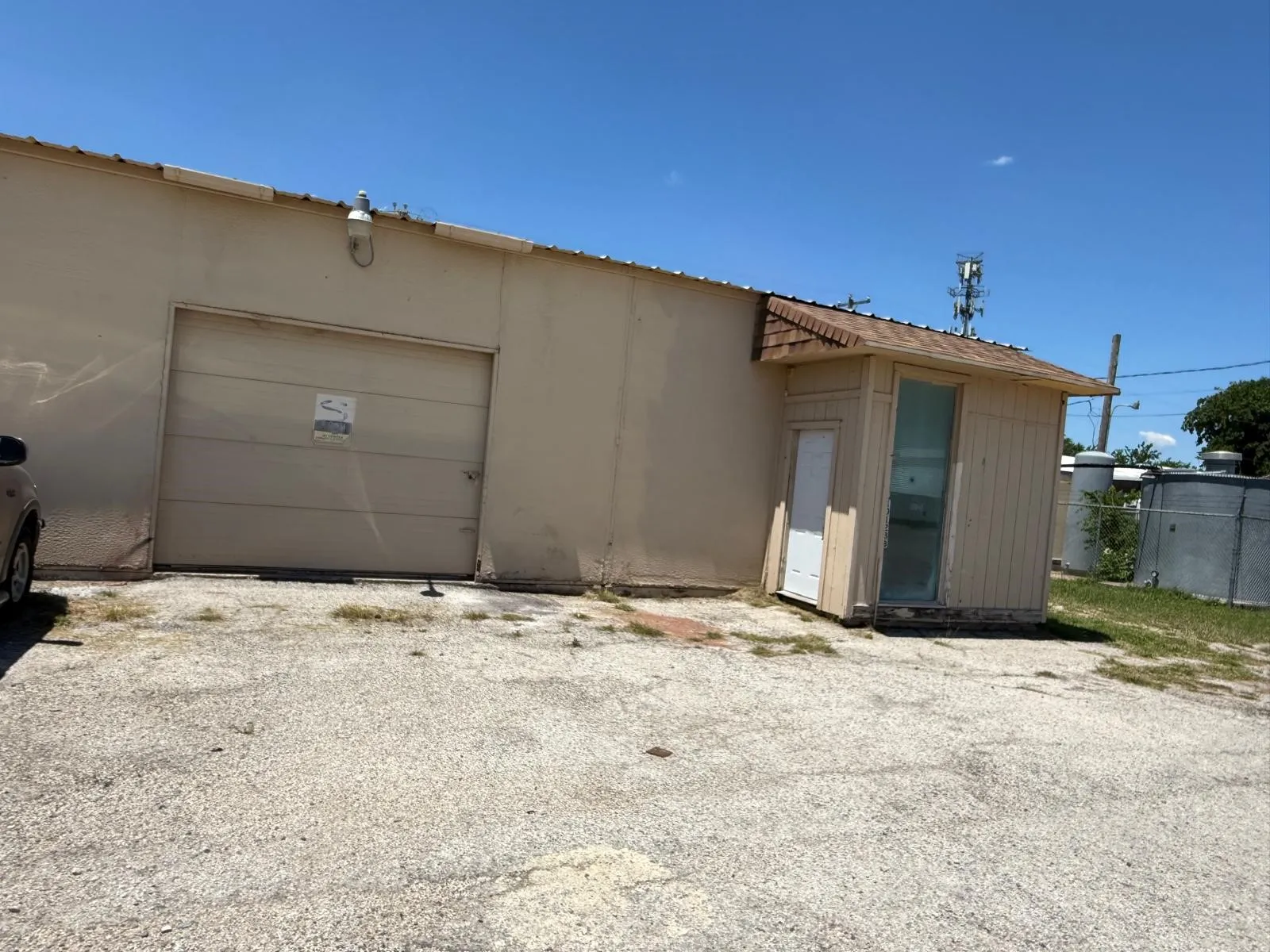 Industrial For Rent in Tarrant County , 10132 Crowley Road N, Crowley, Texas 76036, 0, 0, Garage spaces, 0 Sqft, built in 1977, Preowned, mls#21260693, Real Estate Agent in Crowley, Homes For Rent in Tarrant county, Homes For Rent in Crowley, Realtor in Crowley Texas, Real Estate Brokerage Independent Realty Texas, Luminita Cordes Realtor