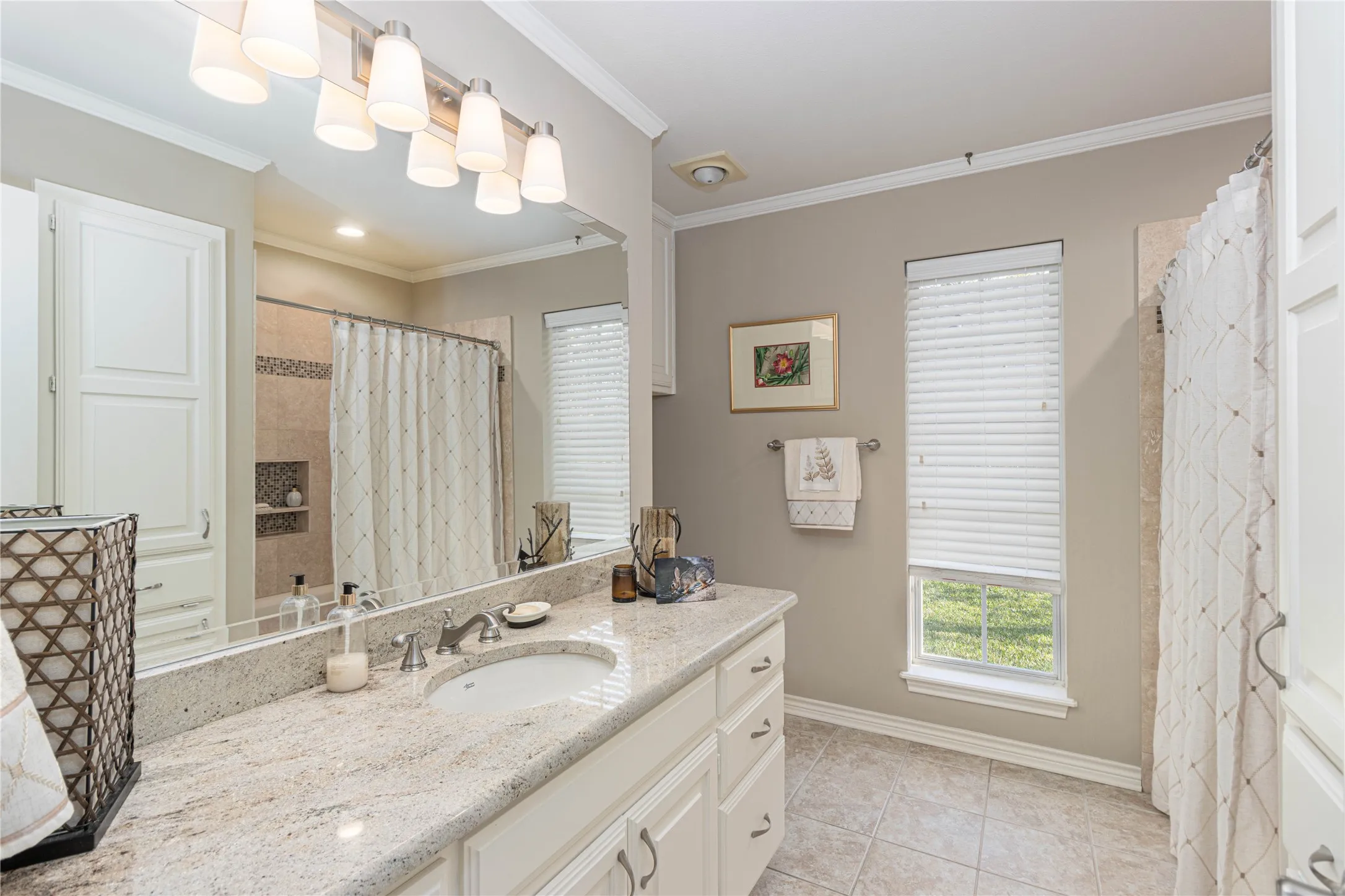Single Family Residence For Sale in Smith County , 3312 Pebblebrook, Tyler, Texas 75707, 4 Bedroom, 2 Bathroom, 2 Garage spaces, 2,521 Sqft, built in 1994, Preowned, mls#21260708, Real Estate Agent in Tyler, Homes For Sale in Smith county, Homes For Sale in Tyler, Realtor in Tyler Texas, Real Estate Brokerage Independent Realty Texas, Luminita Cordes Realtor