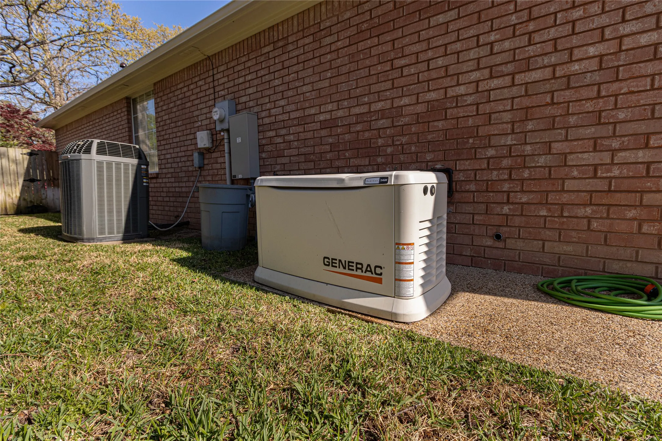 Single Family Residence For Sale in Smith County , 3312 Pebblebrook, Tyler, Texas 75707, 4 Bedroom, 2 Bathroom, 2 Garage spaces, 2,521 Sqft, built in 1994, Preowned, mls#21260708, Real Estate Agent in Tyler, Homes For Sale in Smith county, Homes For Sale in Tyler, Realtor in Tyler Texas, Real Estate Brokerage Independent Realty Texas, Luminita Cordes Realtor