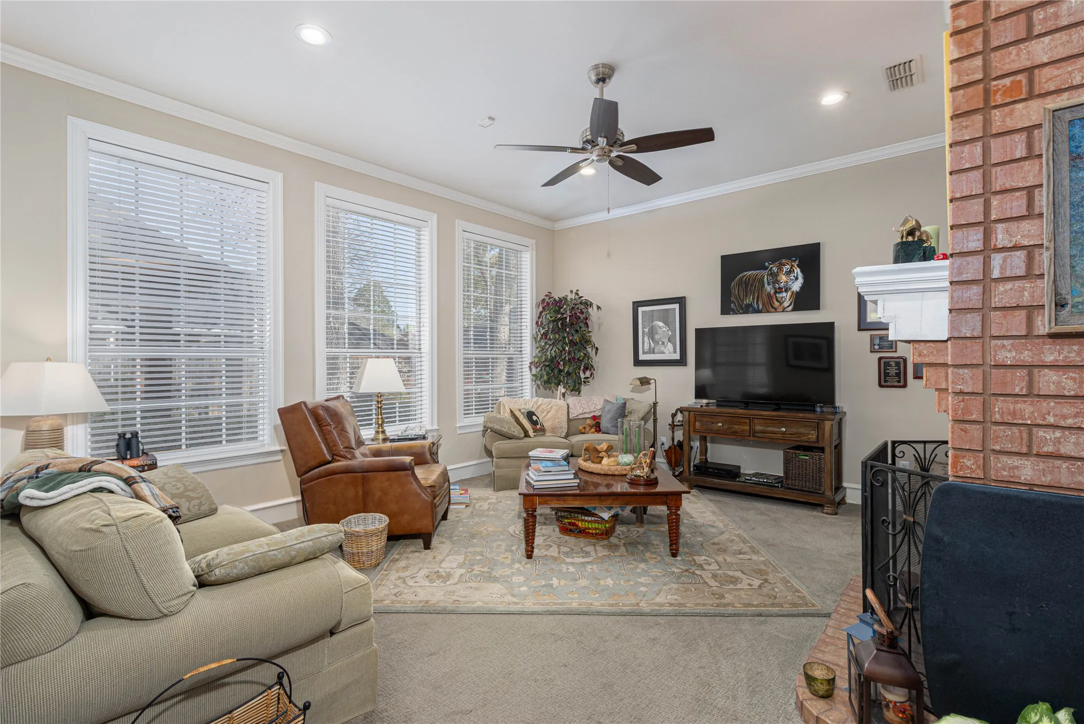 Single Family Residence For Sale in Smith County , 3312 Pebblebrook, Tyler, Texas 75707, 4 Bedroom, 2 Bathroom, 2 Garage spaces, 2,521 Sqft, built in 1994, Preowned, mls#21260708, Real Estate Agent in Tyler, Homes For Sale in Smith county, Homes For Sale in Tyler, Realtor in Tyler Texas, Real Estate Brokerage Independent Realty Texas, Luminita Cordes Realtor