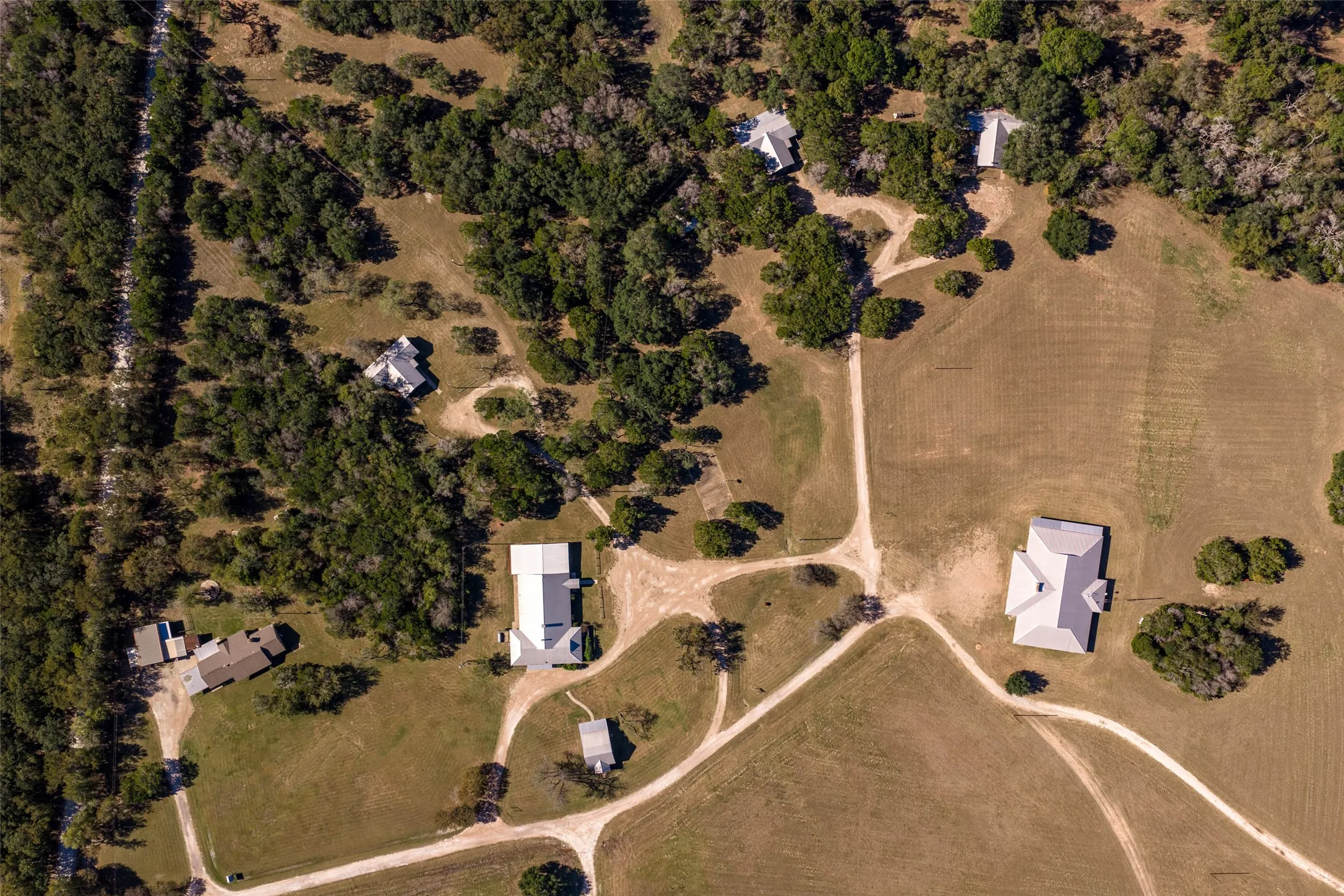Single Family Residence For Sale in Hill County , 104 Private Road 216, Whitney, Texas 76692, 8 Bedrooms, 4 Bathrooms, Garage spaces, 2,172 Sqft, built in 1962, Preowned, Price $8,500,000, mls#21260702, Real Estate Agent in Whitney, Homes For Sale in Hill county, Homes For Sale in Whitney, Realtor in Whitney Texas, Real Estate Brokerage Independent Realty Texas, Luminita Cordes Realtor