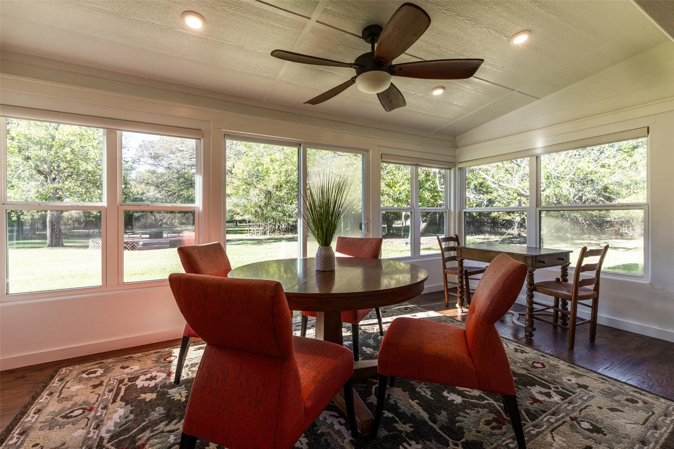 Single Family Residence For Sale in Hill County , 104 Private Road 216, Whitney, Texas 76692, 8 Bedrooms, 4 Bathrooms, Garage spaces, 2,172 Sqft, built in 1962, Preowned, Price $8,500,000, mls#21260702, Real Estate Agent in Whitney, Homes For Sale in Hill county, Homes For Sale in Whitney, Realtor in Whitney Texas, Real Estate Brokerage Independent Realty Texas, Luminita Cordes Realtor