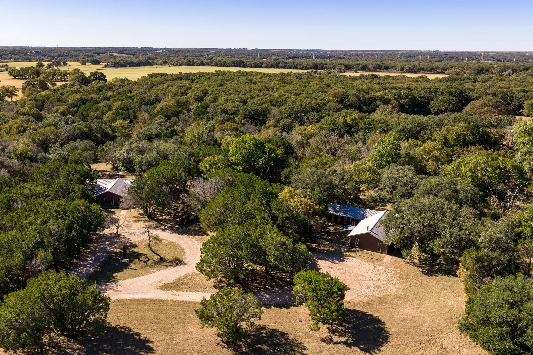 Single Family Residence For Sale in Hill County , 104 Private Road 216, Whitney, Texas 76692, 8 Bedrooms, 4 Bathrooms, Garage spaces, 2,172 Sqft, built in 1962, Preowned, Price $8,500,000, mls#21260702, Real Estate Agent in Whitney, Homes For Sale in Hill county, Homes For Sale in Whitney, Realtor in Whitney Texas, Real Estate Brokerage Independent Realty Texas, Luminita Cordes Realtor
