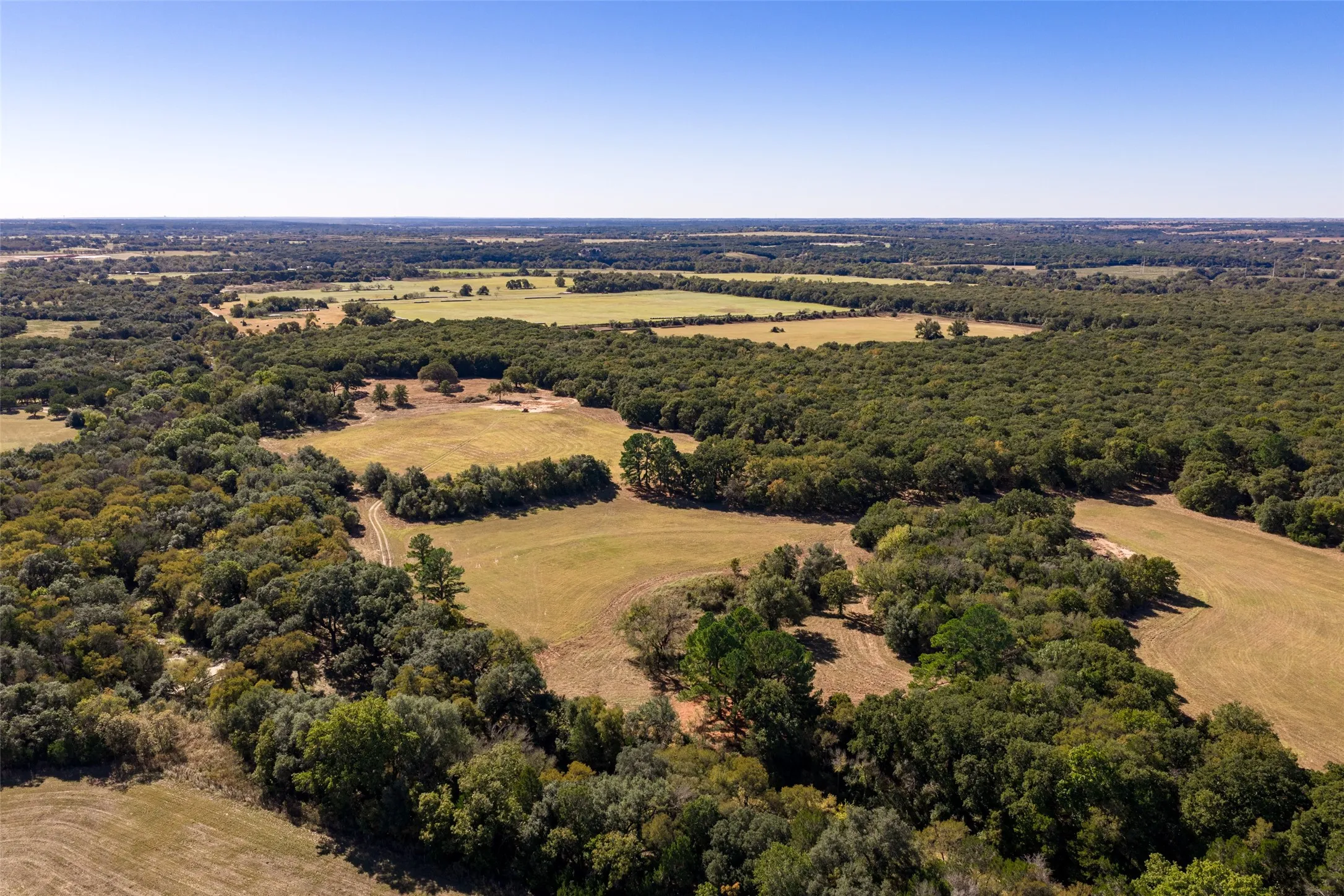 Single Family Residence For Sale in Hill County , 104 Private Road 216, Whitney, Texas 76692, 8 Bedrooms, 4 Bathrooms, Garage spaces, 2,172 Sqft, built in 1962, Preowned, Price $8,500,000, mls#21260702, Real Estate Agent in Whitney, Homes For Sale in Hill county, Homes For Sale in Whitney, Realtor in Whitney Texas, Real Estate Brokerage Independent Realty Texas, Luminita Cordes Realtor