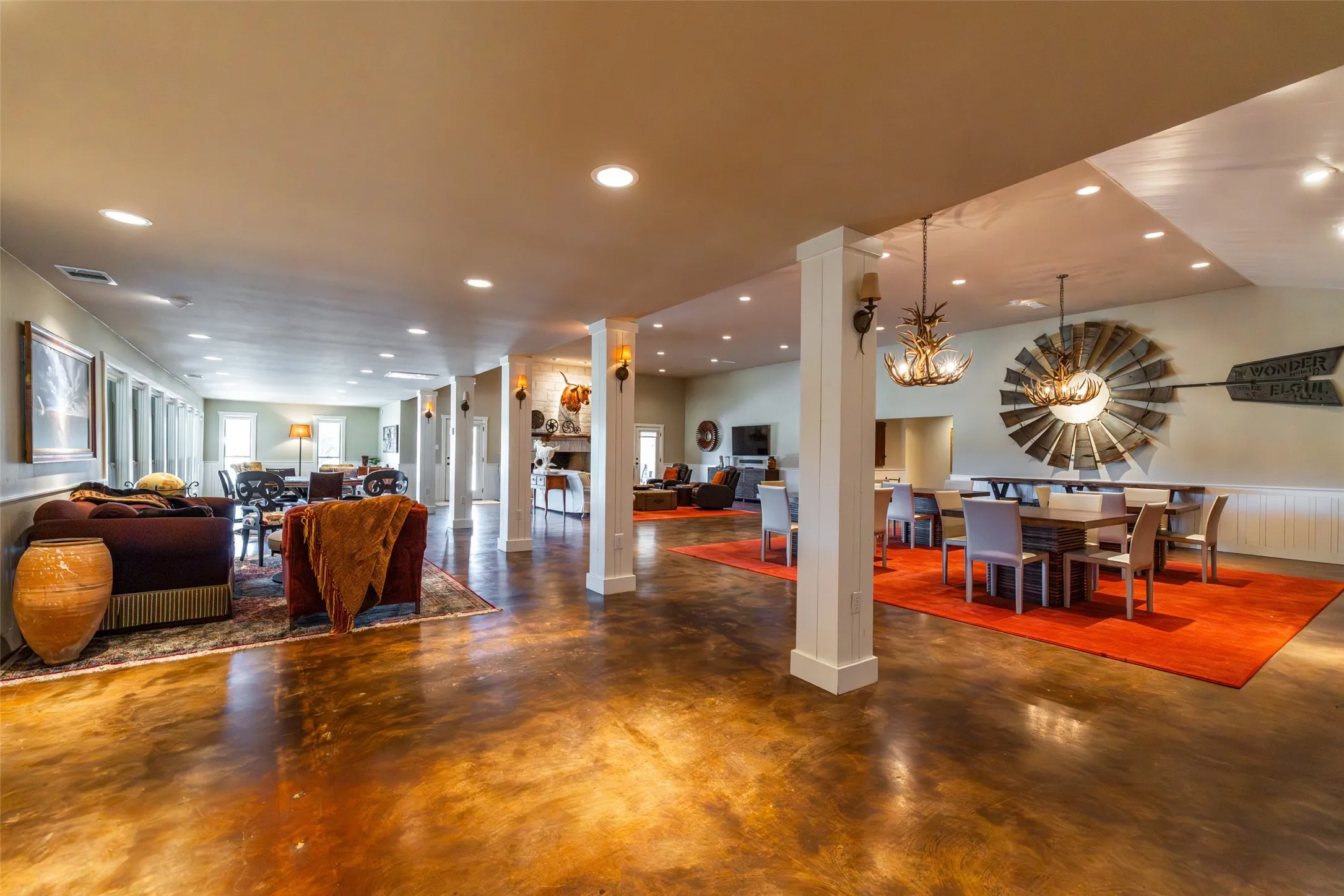 Single Family Residence For Sale in Hill County , 104 Private Road 216, Whitney, Texas 76692, 8 Bedrooms, 4 Bathrooms, Garage spaces, 2,172 Sqft, built in 1962, Preowned, Price $8,500,000, mls#21260702, Real Estate Agent in Whitney, Homes For Sale in Hill county, Homes For Sale in Whitney, Realtor in Whitney Texas, Real Estate Brokerage Independent Realty Texas, Luminita Cordes Realtor