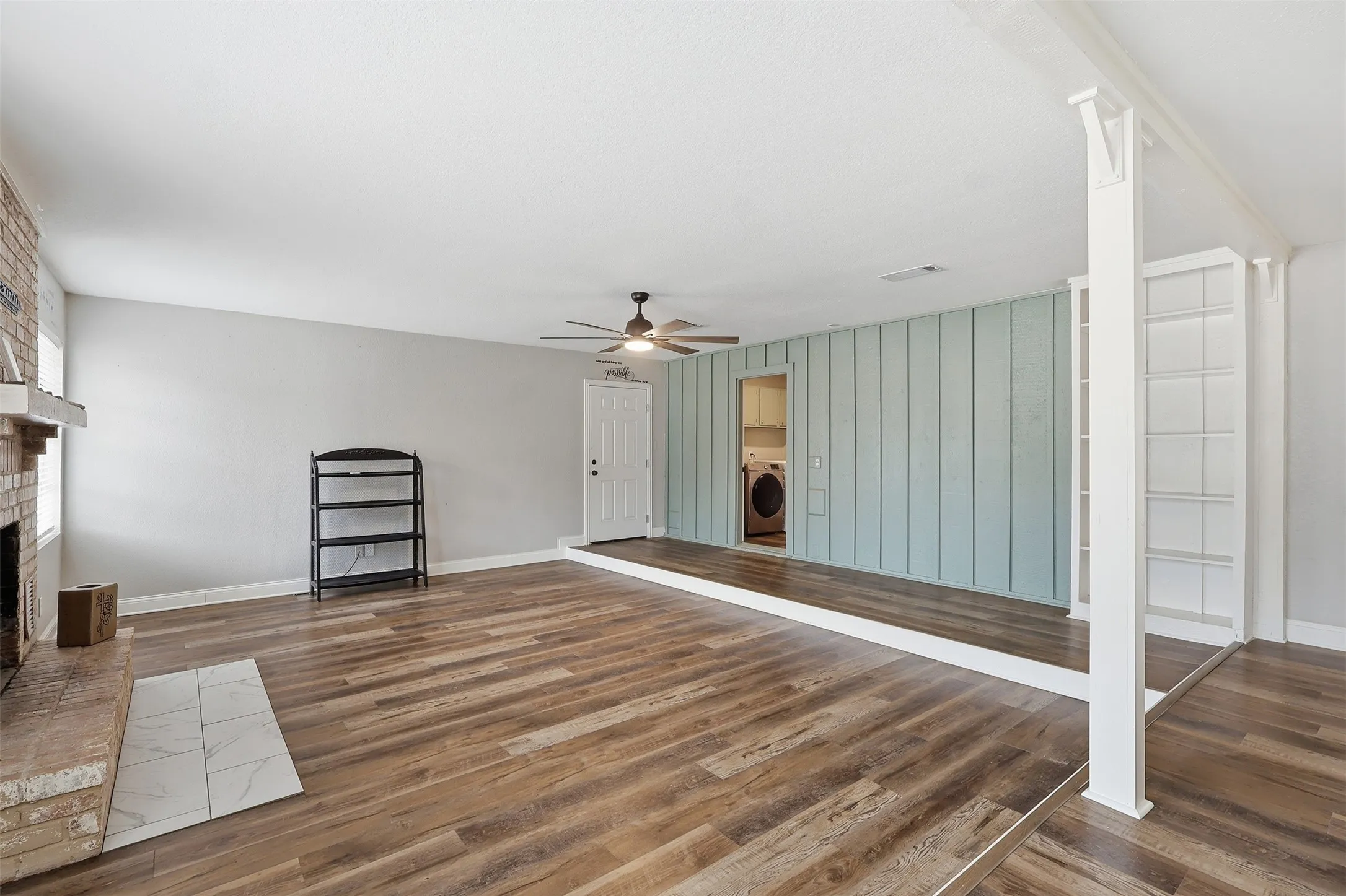 Single Family Residence For Sale in Wood County , 128 Laura Drive, Mineola, Texas 75773, 3 Bedroom, 2 Bathroom, Garage spaces, 2,096 Sqft, built in 1985, mls#21260504, Real Estate Agent in Mineola, Homes For Sale in Wood county, Homes For Sale in Mineola, Realtor in Mineola Texas, Real Estate Brokerage Independent Realty Texas, Luminita Cordes Realtor