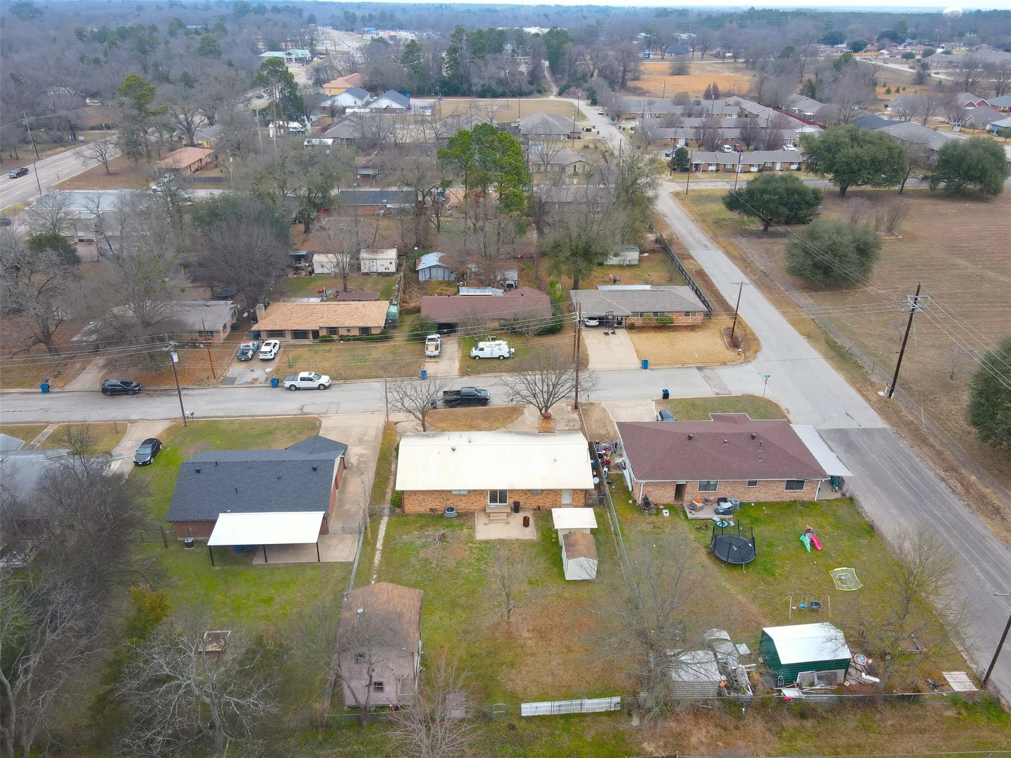 Single Family Residence For Sale in Wood County , 128 Laura Drive, Mineola, Texas 75773, 3 Bedroom, 2 Bathroom, Garage spaces, 2,096 Sqft, built in 1985, mls#21260504, Real Estate Agent in Mineola, Homes For Sale in Wood county, Homes For Sale in Mineola, Realtor in Mineola Texas, Real Estate Brokerage Independent Realty Texas, Luminita Cordes Realtor