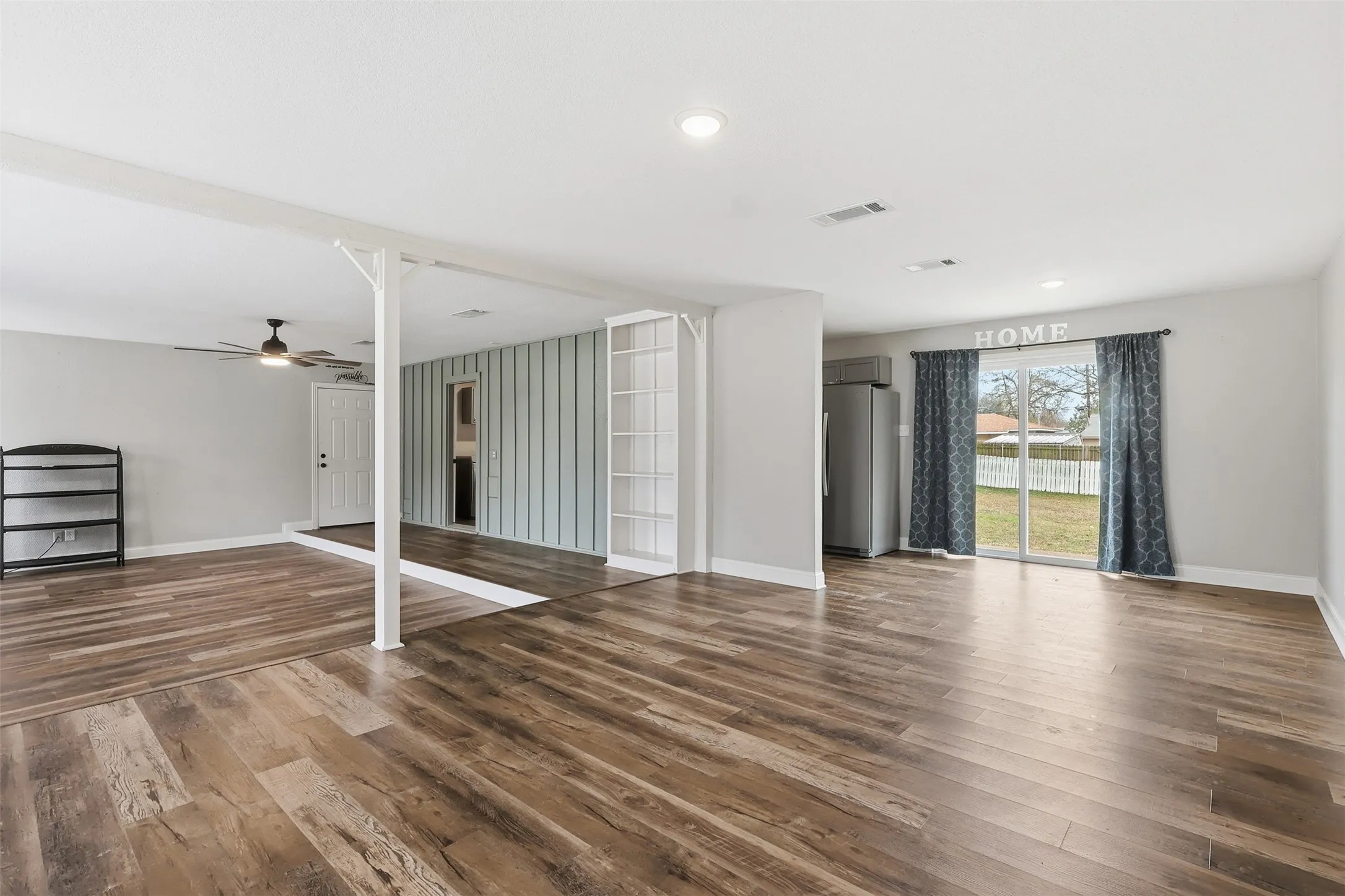 Single Family Residence For Sale in Wood County , 128 Laura Drive, Mineola, Texas 75773, 3 Bedroom, 2 Bathroom, Garage spaces, 2,096 Sqft, built in 1985, mls#21260504, Real Estate Agent in Mineola, Homes For Sale in Wood county, Homes For Sale in Mineola, Realtor in Mineola Texas, Real Estate Brokerage Independent Realty Texas, Luminita Cordes Realtor