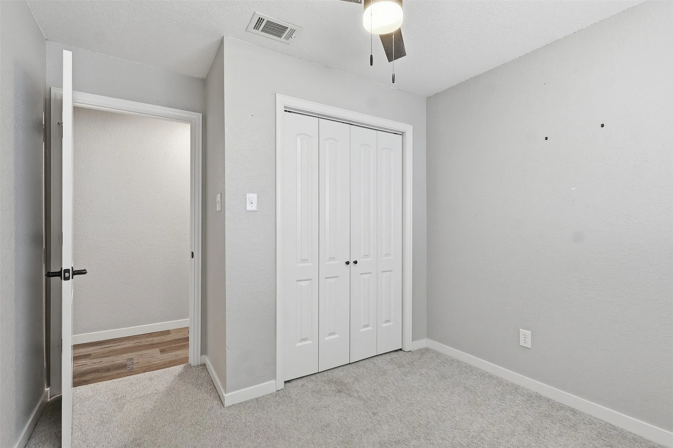 Single Family Residence For Sale in Wood County , 128 Laura Drive, Mineola, Texas 75773, 3 Bedroom, 2 Bathroom, Garage spaces, 2,096 Sqft, built in 1985, mls#21260504, Real Estate Agent in Mineola, Homes For Sale in Wood county, Homes For Sale in Mineola, Realtor in Mineola Texas, Real Estate Brokerage Independent Realty Texas, Luminita Cordes Realtor
