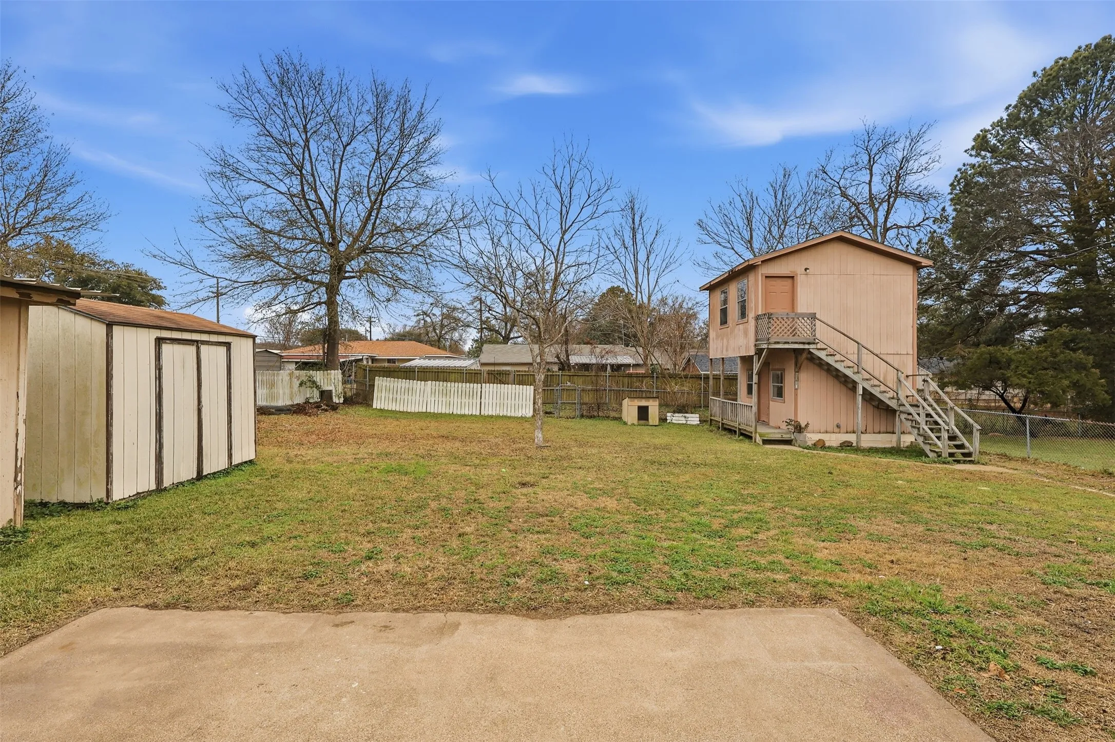 Single Family Residence For Sale in Wood County , 128 Laura Drive, Mineola, Texas 75773, 3 Bedroom, 2 Bathroom, Garage spaces, 2,096 Sqft, built in 1985, mls#21260504, Real Estate Agent in Mineola, Homes For Sale in Wood county, Homes For Sale in Mineola, Realtor in Mineola Texas, Real Estate Brokerage Independent Realty Texas, Luminita Cordes Realtor
