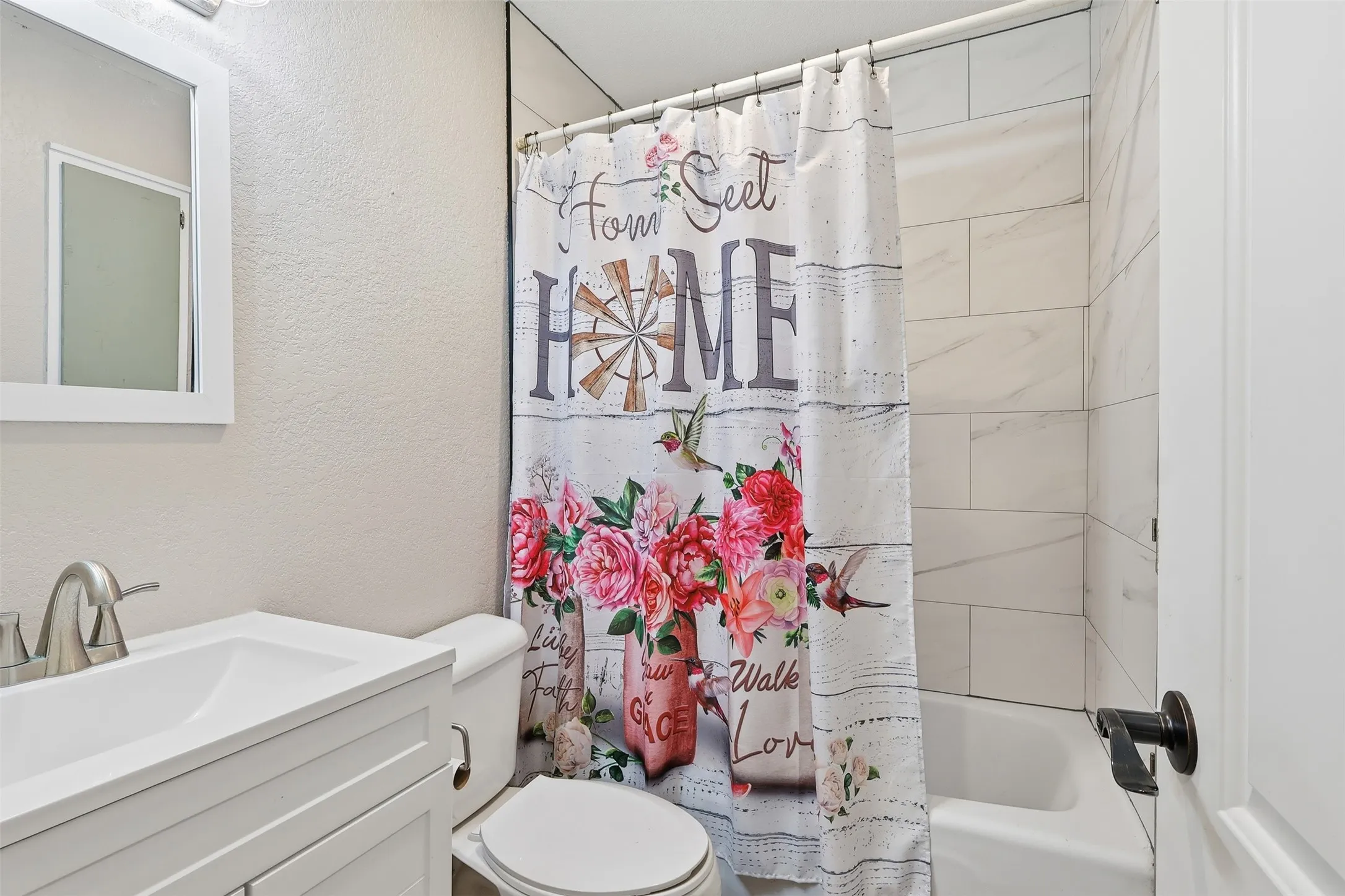 Single Family Residence For Sale in Wood County , 128 Laura Drive, Mineola, Texas 75773, 3 Bedroom, 2 Bathroom, Garage spaces, 2,096 Sqft, built in 1985, mls#21260504, Real Estate Agent in Mineola, Homes For Sale in Wood county, Homes For Sale in Mineola, Realtor in Mineola Texas, Real Estate Brokerage Independent Realty Texas, Luminita Cordes Realtor