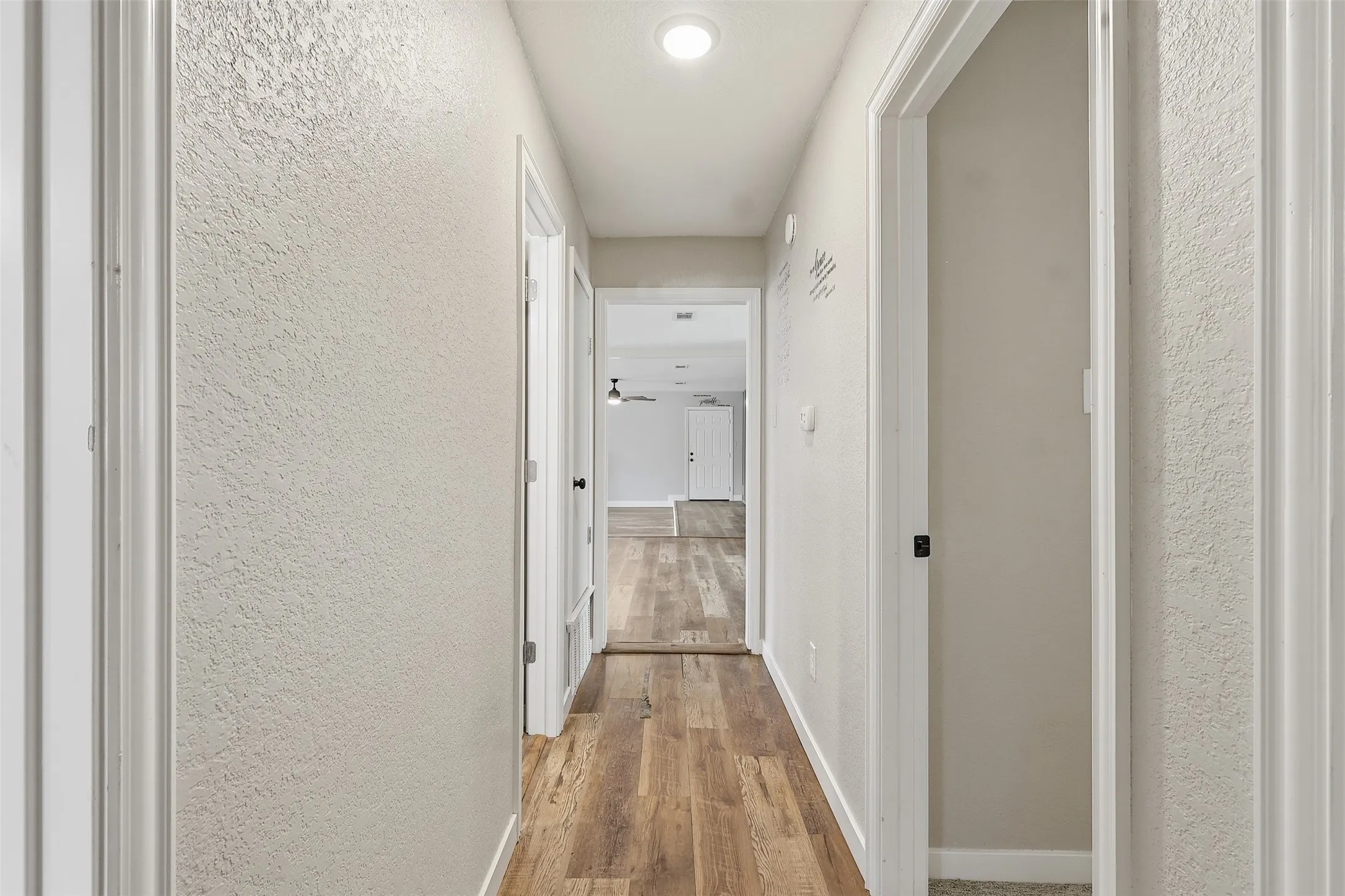 Single Family Residence For Sale in Wood County , 128 Laura Drive, Mineola, Texas 75773, 3 Bedroom, 2 Bathroom, Garage spaces, 2,096 Sqft, built in 1985, mls#21260504, Real Estate Agent in Mineola, Homes For Sale in Wood county, Homes For Sale in Mineola, Realtor in Mineola Texas, Real Estate Brokerage Independent Realty Texas, Luminita Cordes Realtor