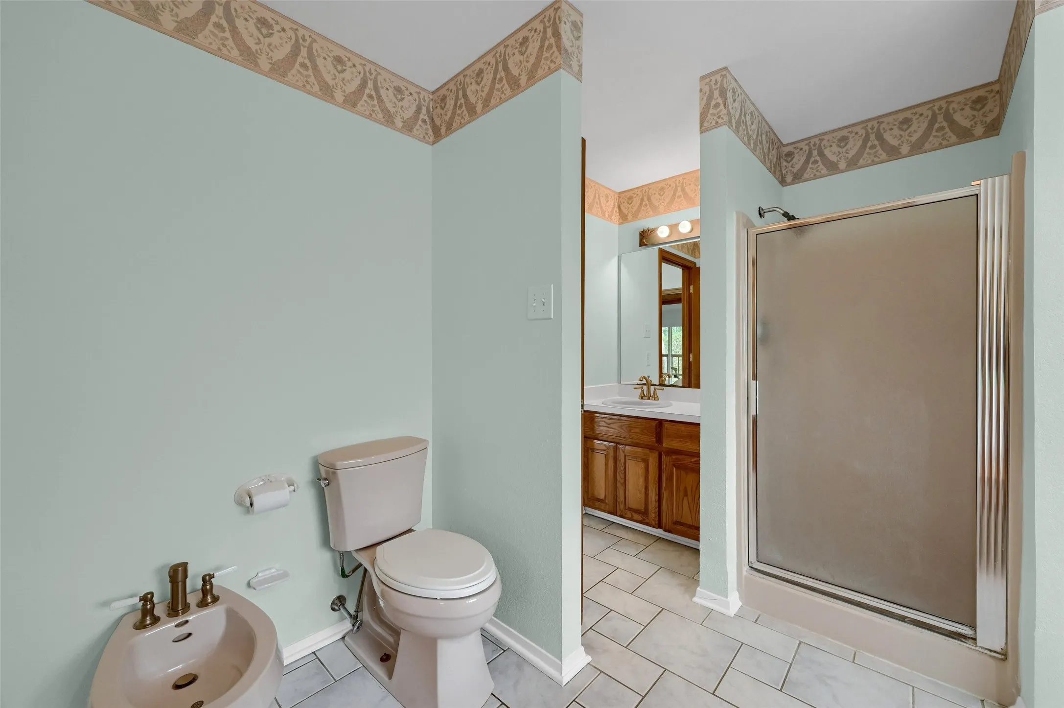 Single Family Residence For Sale in Grayson County , 2 Harborview Circle, Denison, Texas 75020, 3 Bedroom, 2 Bathroom, 2 Garage spaces, 2,250 Sqft, built in 1991, Preowned, mls#21259281, Real Estate Agent in Denison, Homes For Sale in Grayson county, Homes For Sale in Denison, Realtor in Denison Texas, Real Estate Brokerage Independent Realty Texas, Luminita Cordes Realtor