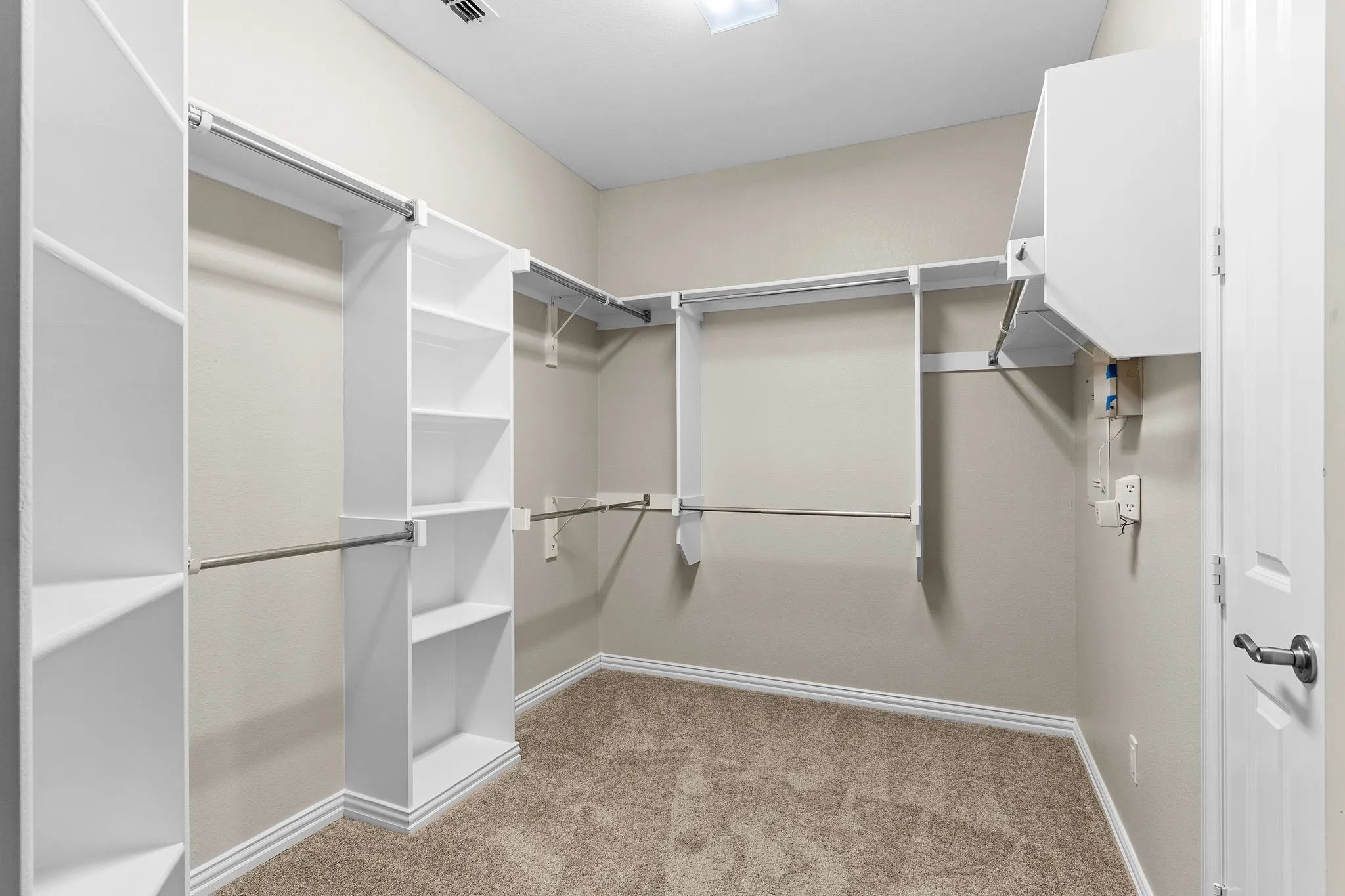 Single Family Residence For Rent in Denton County , 4542 Carraway Drive, Frisco, Texas 75034, 5 Bedroom, 4 Bathroom, 2 Garage spaces, 4,566 Sqft, built in 2005, Preowned, mls#21259723, Real Estate Agent in Frisco, Homes For Rent in Denton county, Homes For Rent in Frisco, Realtor in Frisco Texas, Real Estate Brokerage Independent Realty Texas, Luminita Cordes Realtor