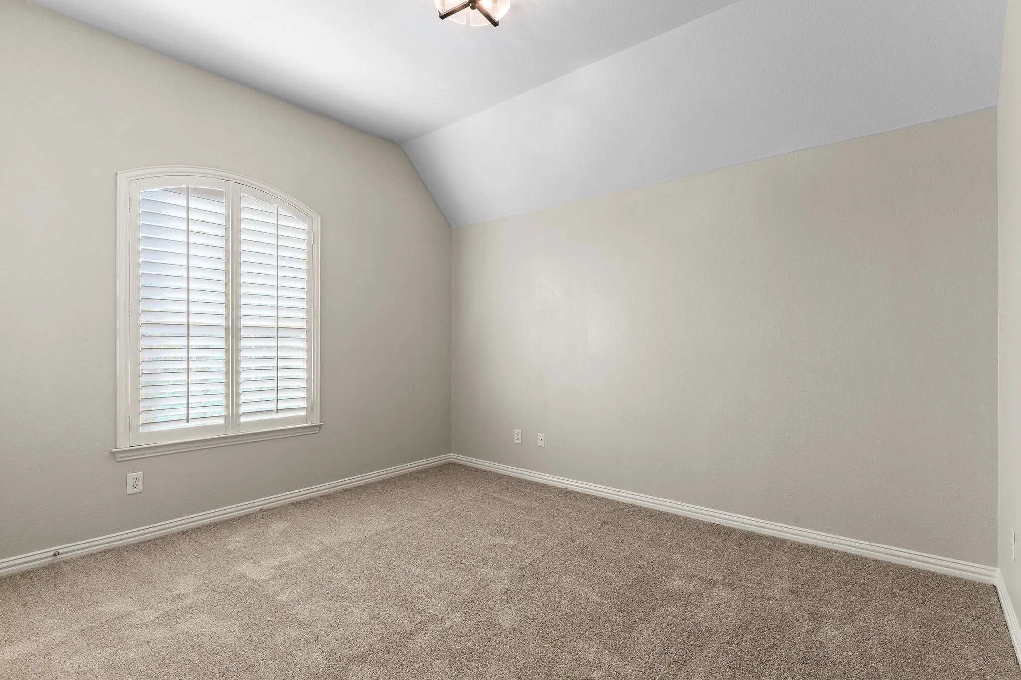 Single Family Residence For Rent in Denton County , 4542 Carraway Drive, Frisco, Texas 75034, 5 Bedroom, 4 Bathroom, 2 Garage spaces, 4,566 Sqft, built in 2005, Preowned, mls#21259723, Real Estate Agent in Frisco, Homes For Rent in Denton county, Homes For Rent in Frisco, Realtor in Frisco Texas, Real Estate Brokerage Independent Realty Texas, Luminita Cordes Realtor