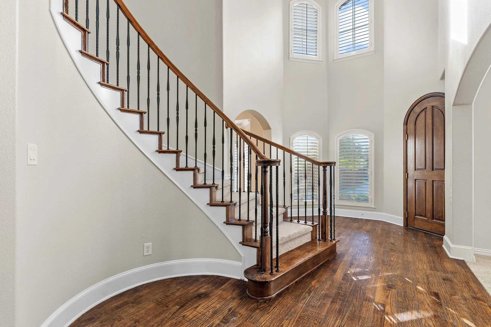 Single Family Residence For Rent in Denton County , 4542 Carraway Drive, Frisco, Texas 75034, 5 Bedroom, 4 Bathroom, 2 Garage spaces, 4,566 Sqft, built in 2005, Preowned, mls#21259723, Real Estate Agent in Frisco, Homes For Rent in Denton county, Homes For Rent in Frisco, Realtor in Frisco Texas, Real Estate Brokerage Independent Realty Texas, Luminita Cordes Realtor