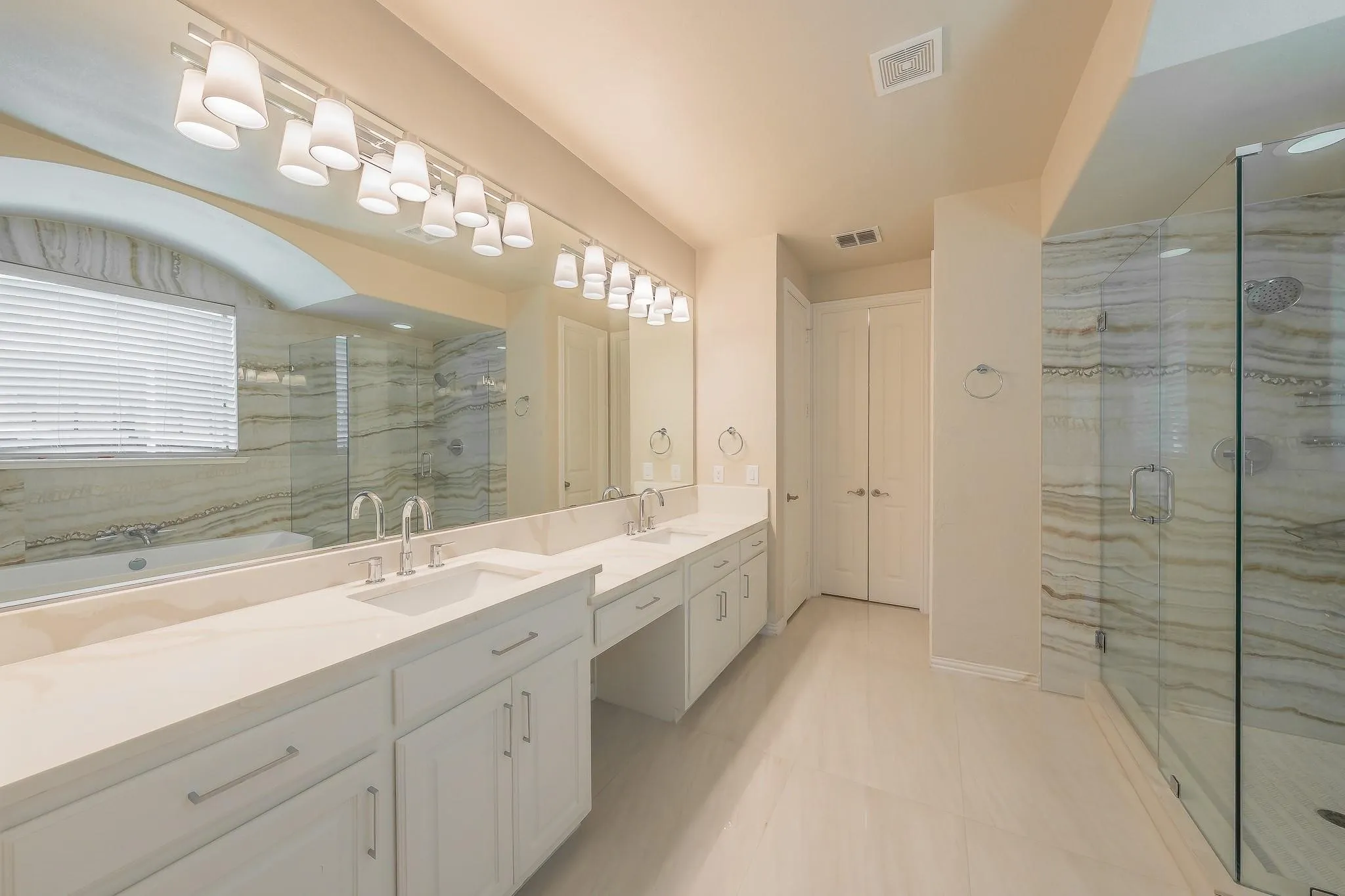 Single Family Residence For Rent in Denton County , 4542 Carraway Drive, Frisco, Texas 75034, 5 Bedroom, 4 Bathroom, 2 Garage spaces, 4,566 Sqft, built in 2005, Preowned, mls#21259723, Real Estate Agent in Frisco, Homes For Rent in Denton county, Homes For Rent in Frisco, Realtor in Frisco Texas, Real Estate Brokerage Independent Realty Texas, Luminita Cordes Realtor
