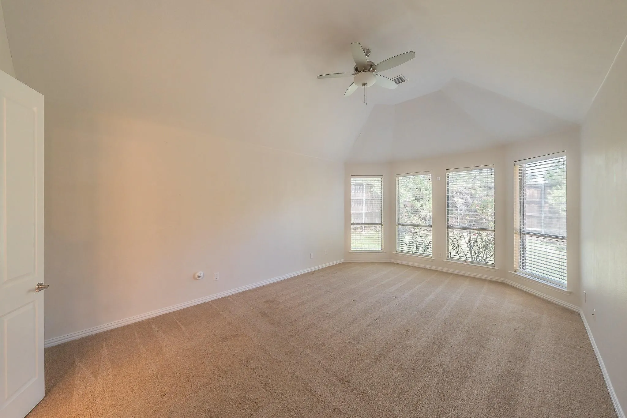 Single Family Residence For Rent in Denton County , 4542 Carraway Drive, Frisco, Texas 75034, 5 Bedroom, 4 Bathroom, 2 Garage spaces, 4,566 Sqft, built in 2005, Preowned, mls#21259723, Real Estate Agent in Frisco, Homes For Rent in Denton county, Homes For Rent in Frisco, Realtor in Frisco Texas, Real Estate Brokerage Independent Realty Texas, Luminita Cordes Realtor