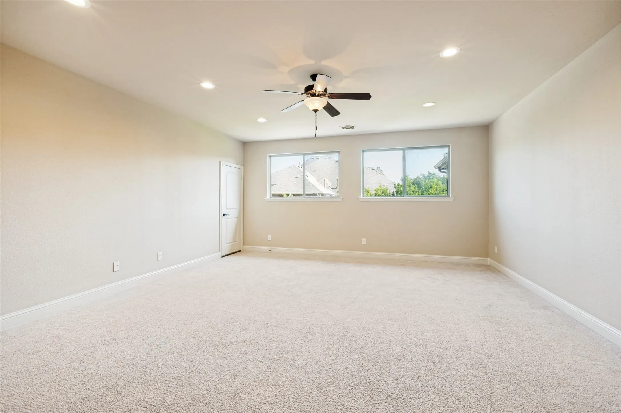 Single Family Residence For Sale in Denton County , 3413 Dunbar Court, The Colony, Texas 75056, 5 Bedroom, 5 Bathroom, 2 Garage spaces, 4,719 Sqft, built in 2014, mls#21255942, Real Estate Agent in The Colony, Homes For Sale in Denton county, Homes For Sale in The Colony, Realtor in The Colony Texas, Real Estate Brokerage Independent Realty Texas, Luminita Cordes Realtor