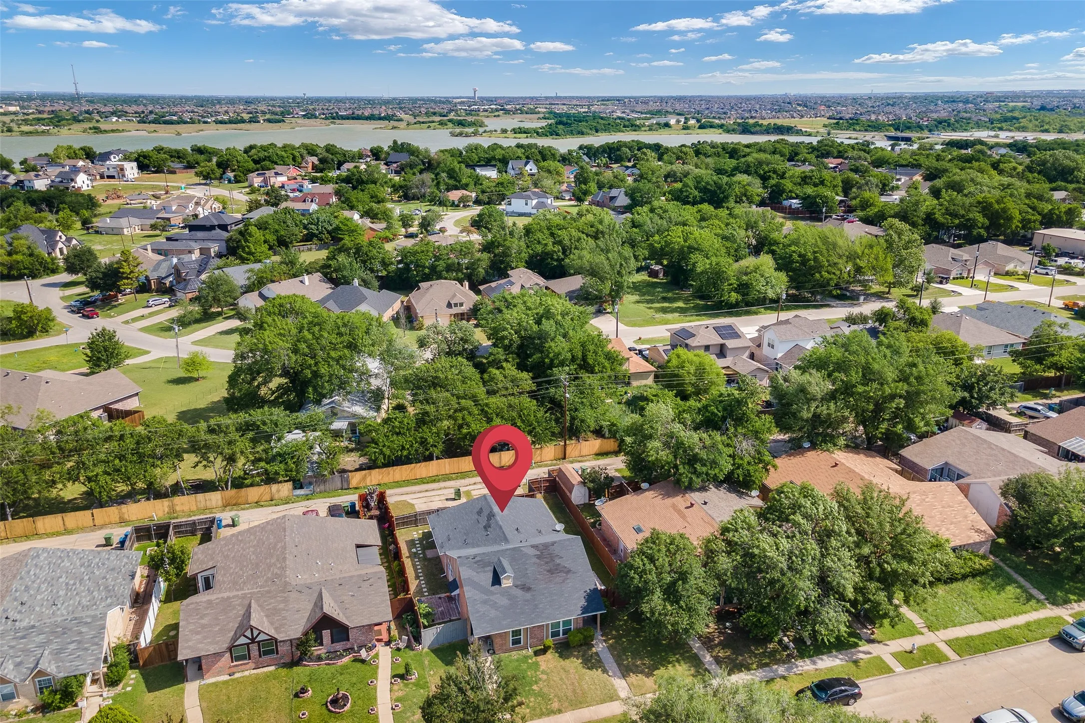 Single Family Residence For Sale in Denton County , 4410 Chapman Street, The Colony, Texas 75056, 2 Bedroom, 1 Bathroom, Garage spaces, 888 Sqft, built in 1983, mls#21259820, Real Estate Agent in The Colony, Homes For Sale in Denton county, Homes For Sale in The Colony, Realtor in The Colony Texas, Real Estate Brokerage Independent Realty Texas, Luminita Cordes Realtor