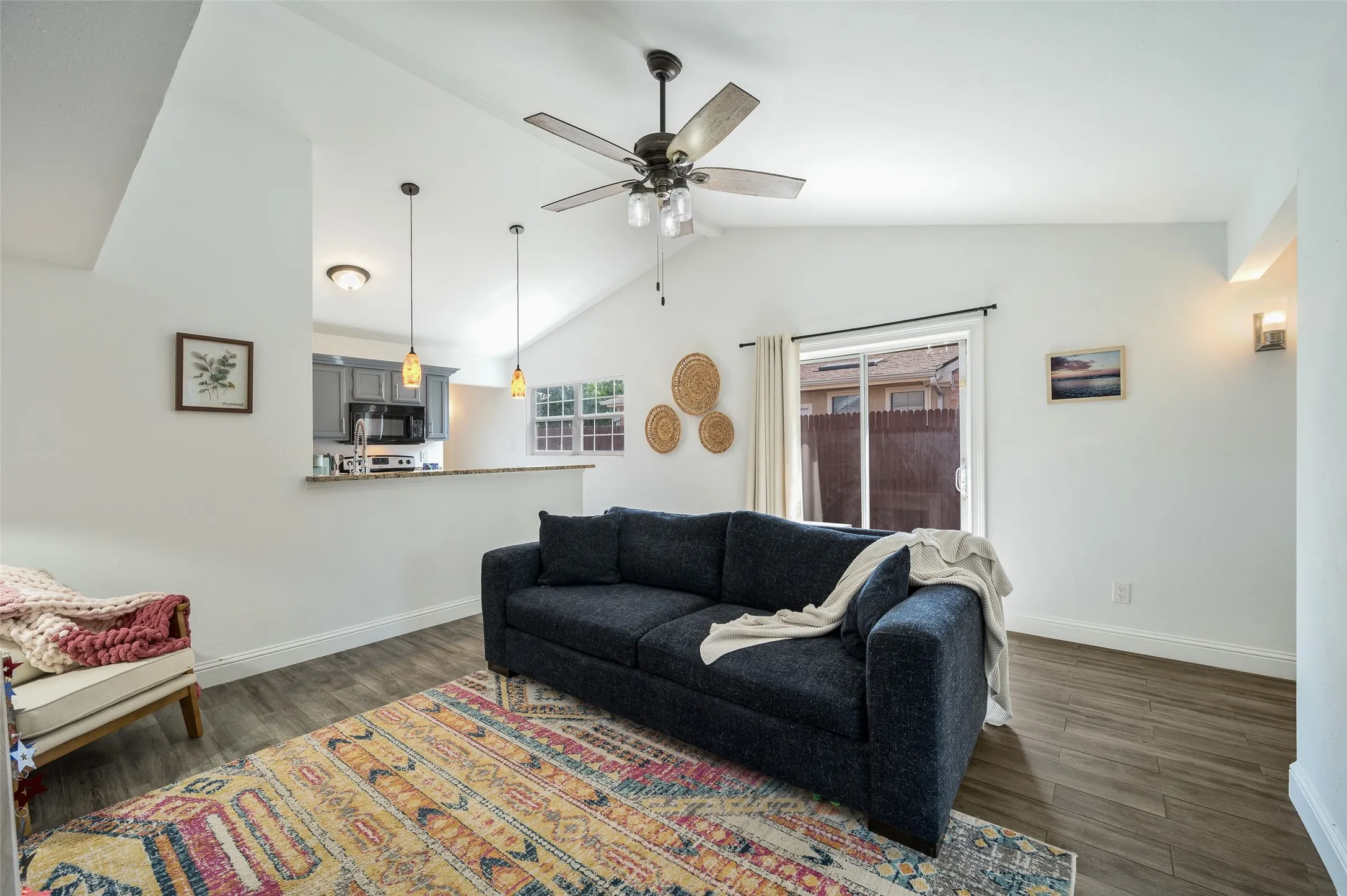 Single Family Residence For Sale in Denton County , 4410 Chapman Street, The Colony, Texas 75056, 2 Bedroom, 1 Bathroom, Garage spaces, 888 Sqft, built in 1983, mls#21259820, Real Estate Agent in The Colony, Homes For Sale in Denton county, Homes For Sale in The Colony, Realtor in The Colony Texas, Real Estate Brokerage Independent Realty Texas, Luminita Cordes Realtor