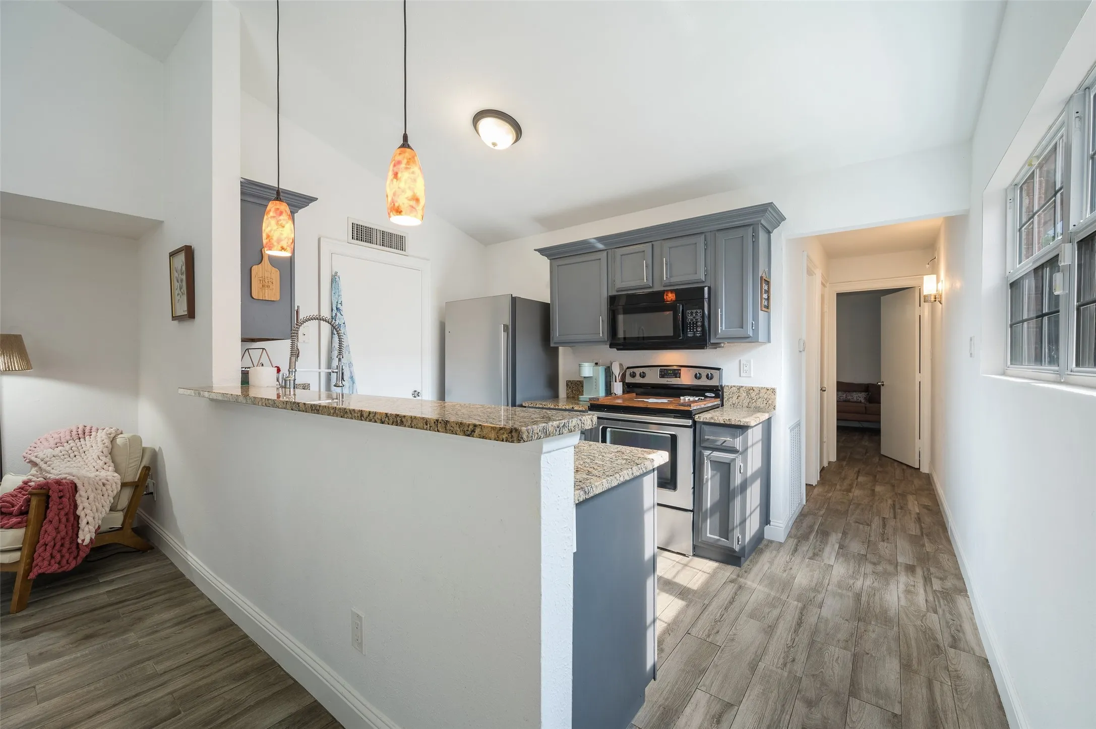 Single Family Residence For Sale in Denton County , 4410 Chapman Street, The Colony, Texas 75056, 2 Bedroom, 1 Bathroom, Garage spaces, 888 Sqft, built in 1983, mls#21259820, Real Estate Agent in The Colony, Homes For Sale in Denton county, Homes For Sale in The Colony, Realtor in The Colony Texas, Real Estate Brokerage Independent Realty Texas, Luminita Cordes Realtor