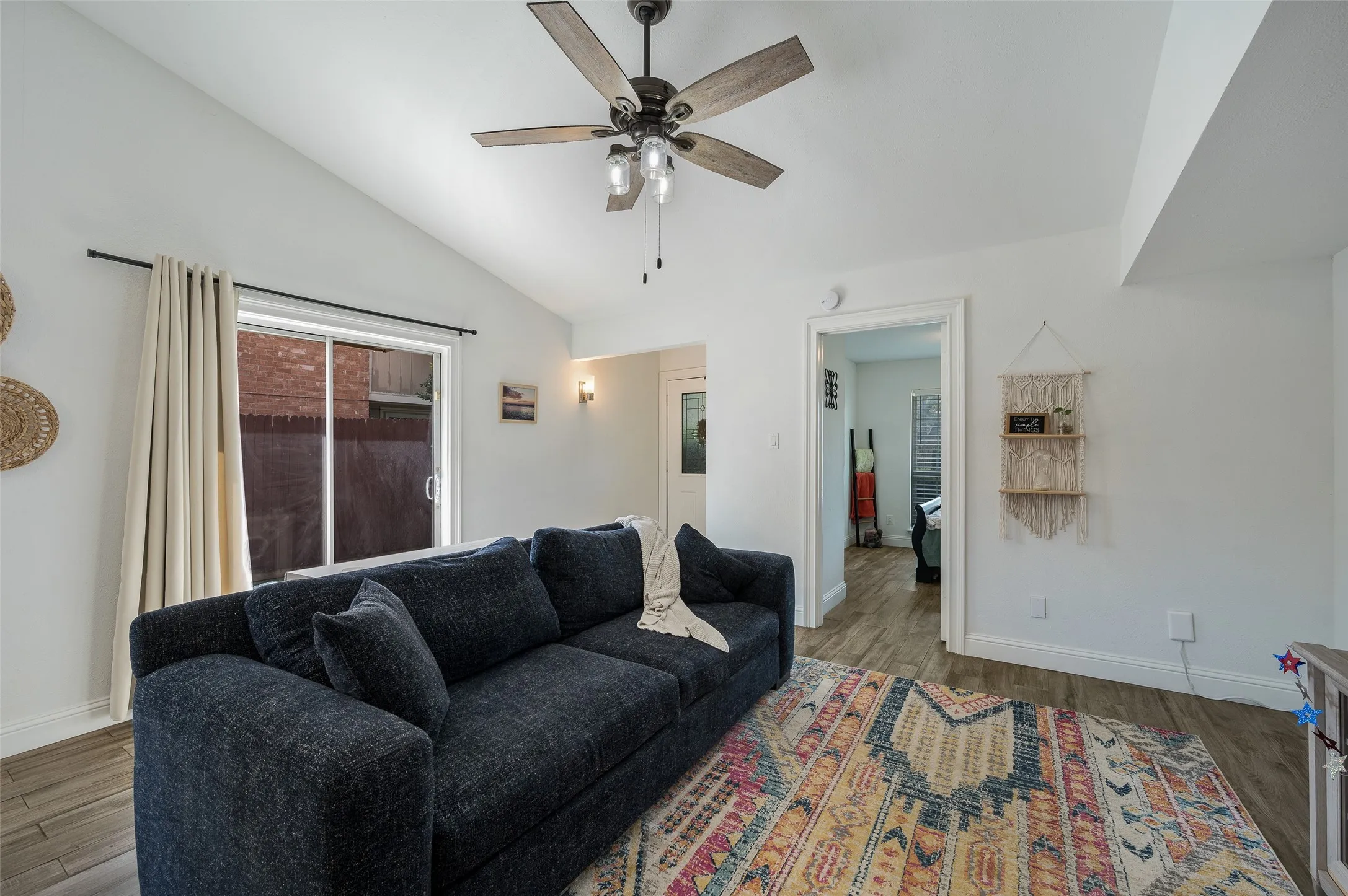Single Family Residence For Sale in Denton County , 4410 Chapman Street, The Colony, Texas 75056, 2 Bedroom, 1 Bathroom, Garage spaces, 888 Sqft, built in 1983, mls#21259820, Real Estate Agent in The Colony, Homes For Sale in Denton county, Homes For Sale in The Colony, Realtor in The Colony Texas, Real Estate Brokerage Independent Realty Texas, Luminita Cordes Realtor
