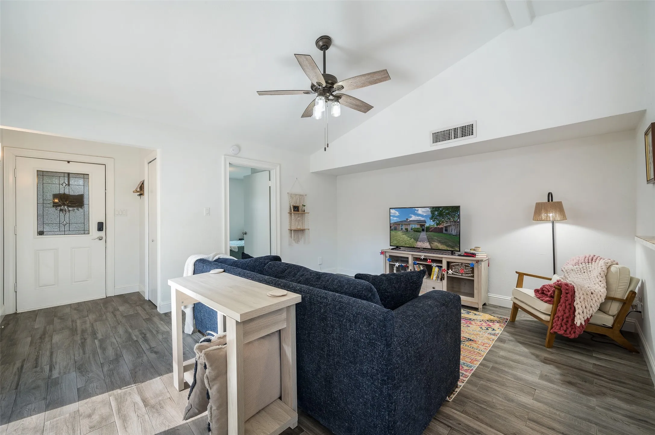 Single Family Residence For Sale in Denton County , 4410 Chapman Street, The Colony, Texas 75056, 2 Bedroom, 1 Bathroom, Garage spaces, 888 Sqft, built in 1983, mls#21259820, Real Estate Agent in The Colony, Homes For Sale in Denton county, Homes For Sale in The Colony, Realtor in The Colony Texas, Real Estate Brokerage Independent Realty Texas, Luminita Cordes Realtor