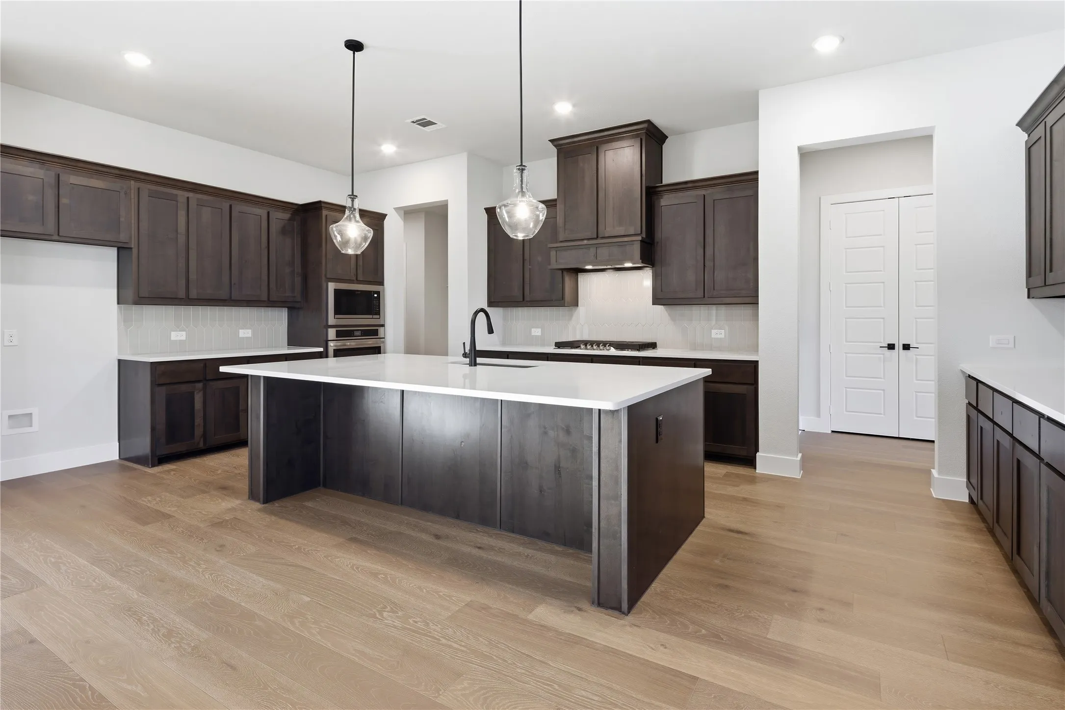 Single Family Residence For Sale in Ellis County , 2321 Aleman Street, Waxahachie, Texas 75167, 4 Bedrooms, 3 Bathrooms, 3 Garage spaces, 3,183 Sqft, built in 2025, New Construction - Complete, Price $688,900, mls#21259406, Real Estate Agent in Waxahachie, Homes For Sale in Ellis county, Homes For Sale in Waxahachie, Realtor in Waxahachie Texas, Real Estate Brokerage Independent Realty Texas, Luminita Cordes Realtor