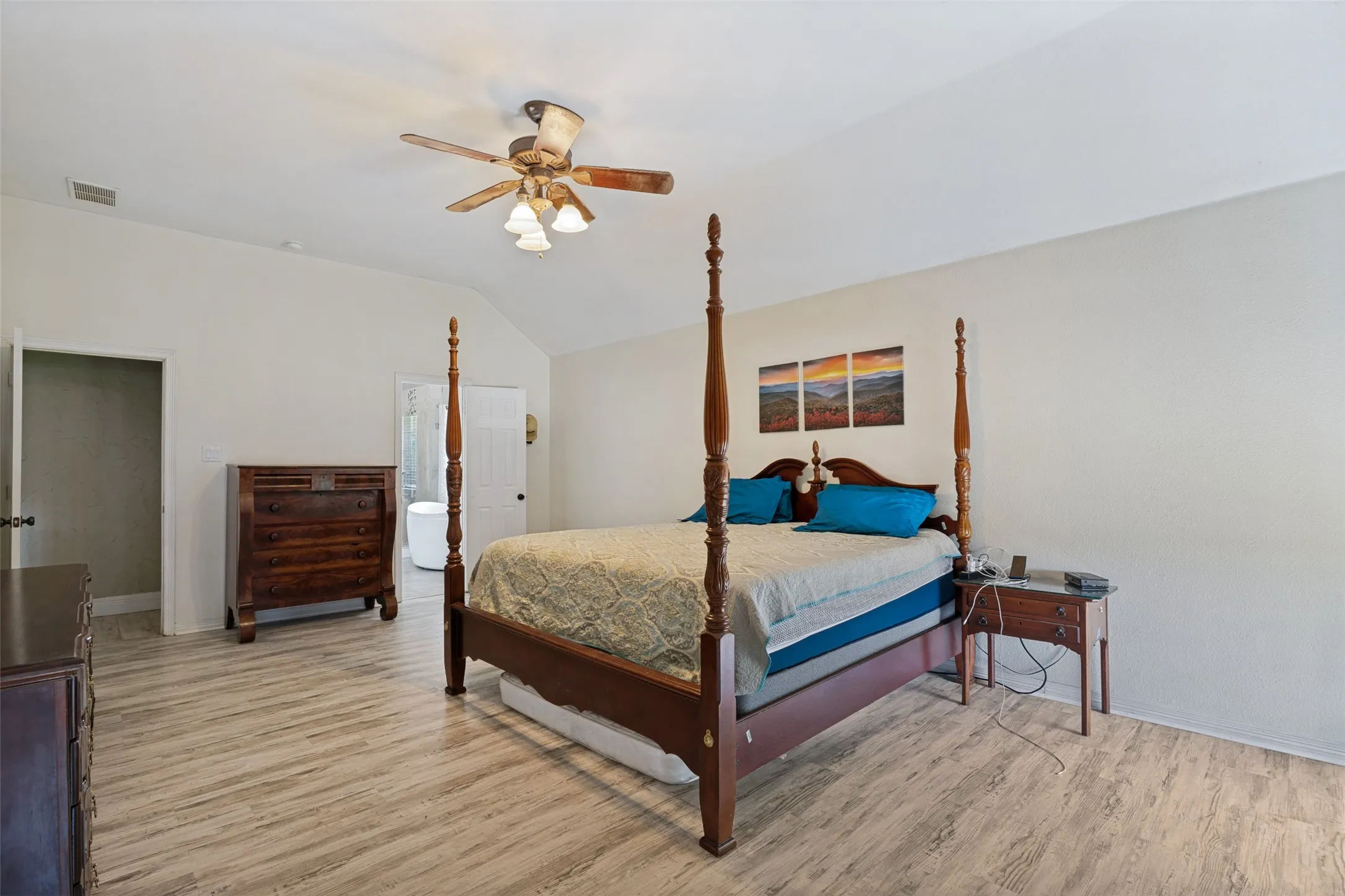 Single Family Residence For Sale in Collin County , 18584 County Road 543, Nevada, Texas 75173, 4 Bedroom, 2 Bathroom, 2 Garage spaces, 2,975 Sqft, built in 1997, mls#21260834, Real Estate Agent in Nevada, Homes For Sale in Collin county, Homes For Sale in Nevada, Realtor in Nevada Texas, Real Estate Brokerage Independent Realty Texas, Luminita Cordes Realtor