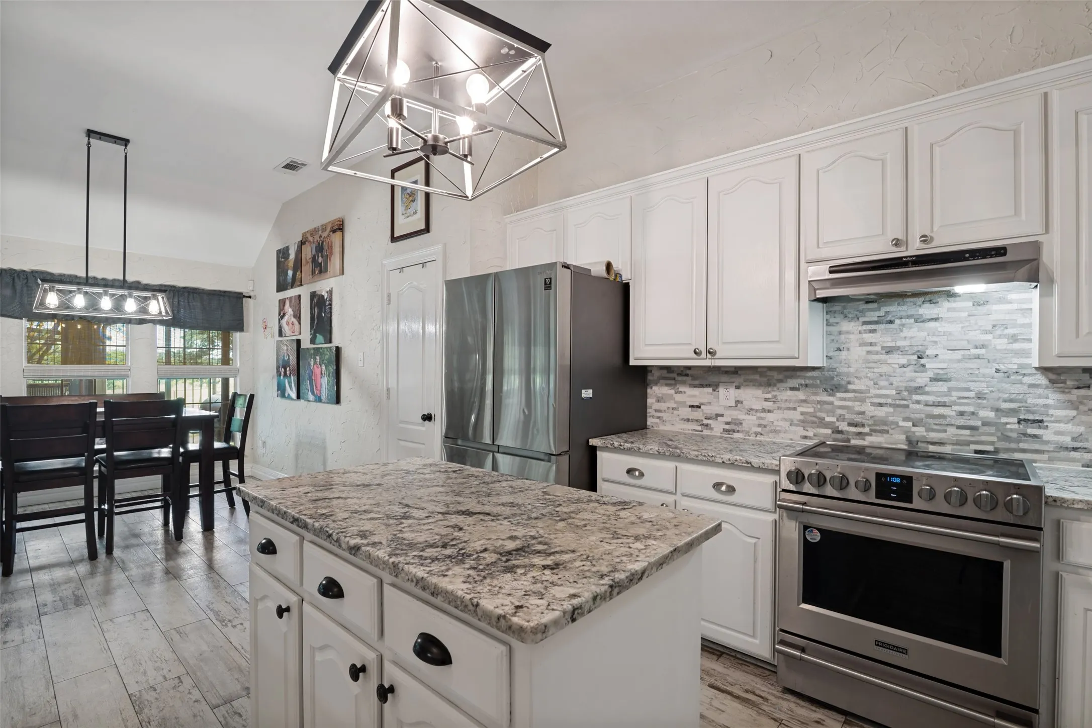 Single Family Residence For Sale in Collin County , 18584 County Road 543, Nevada, Texas 75173, 4 Bedroom, 2 Bathroom, 2 Garage spaces, 2,975 Sqft, built in 1997, mls#21260834, Real Estate Agent in Nevada, Homes For Sale in Collin county, Homes For Sale in Nevada, Realtor in Nevada Texas, Real Estate Brokerage Independent Realty Texas, Luminita Cordes Realtor