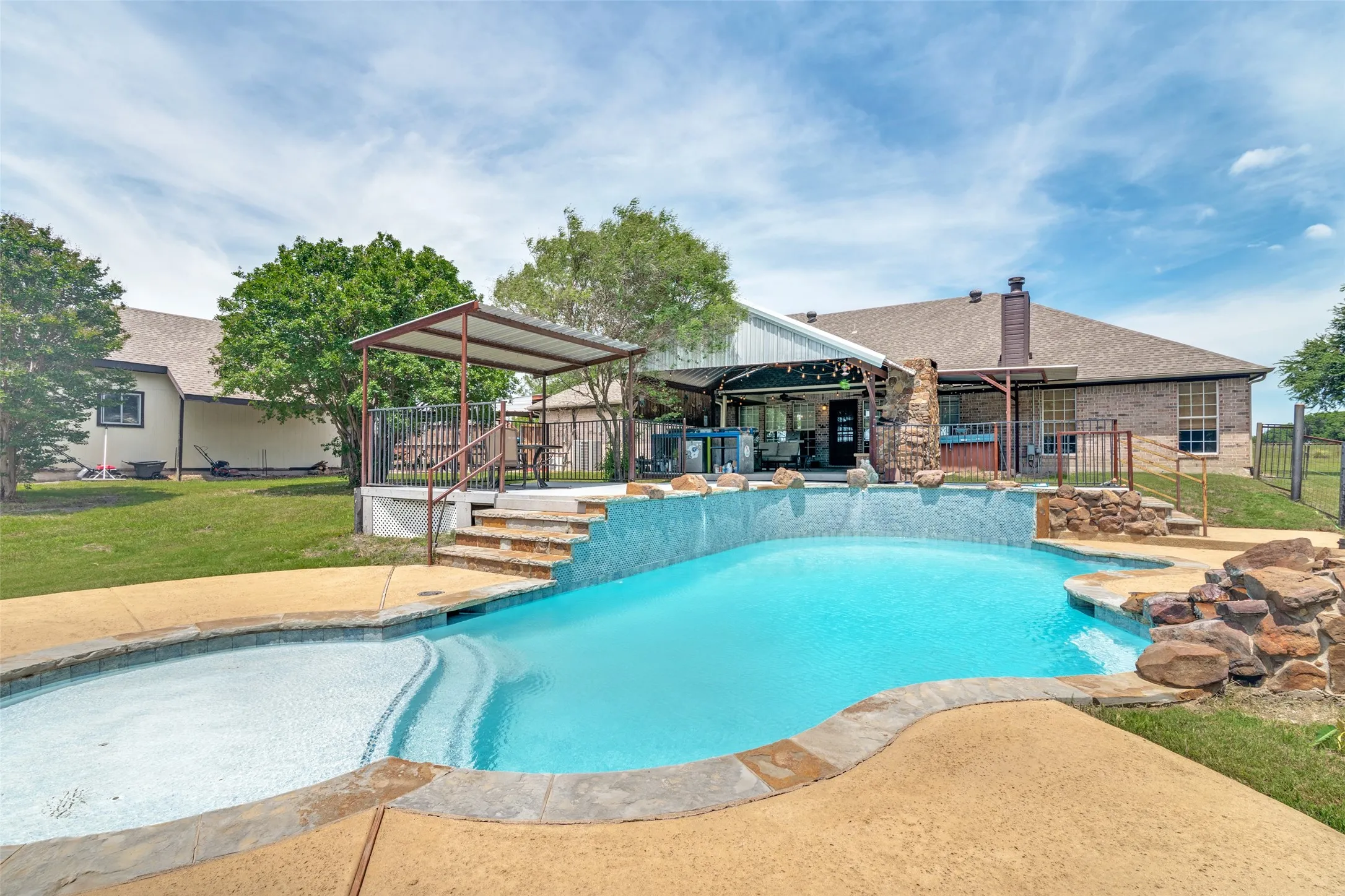 Single Family Residence For Sale in Collin County , 18584 County Road 543, Nevada, Texas 75173, 4 Bedroom, 2 Bathroom, 2 Garage spaces, 2,975 Sqft, built in 1997, mls#21260834, Real Estate Agent in Nevada, Homes For Sale in Collin county, Homes For Sale in Nevada, Realtor in Nevada Texas, Real Estate Brokerage Independent Realty Texas, Luminita Cordes Realtor