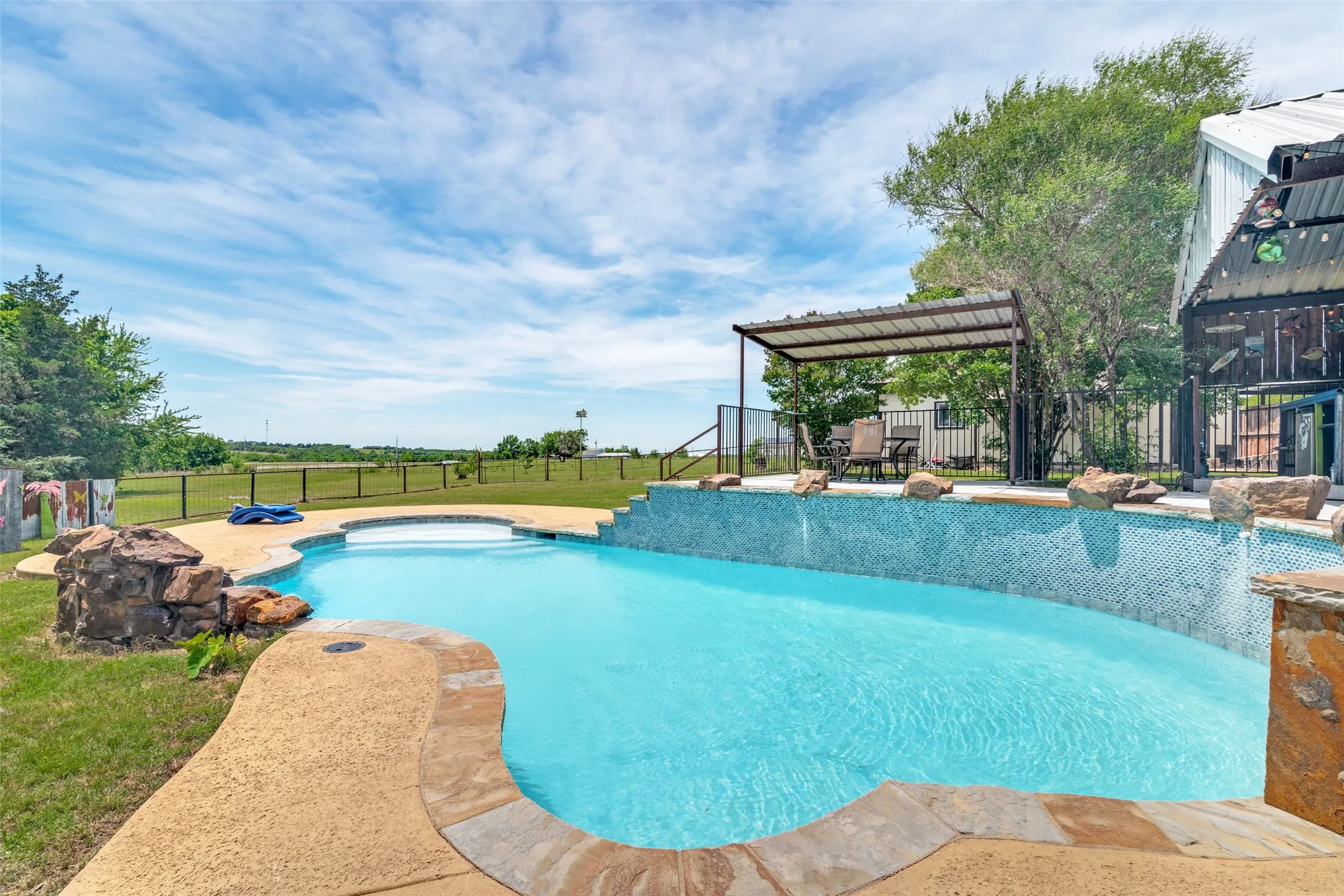 Single Family Residence For Sale in Collin County , 18584 County Road 543, Nevada, Texas 75173, 4 Bedroom, 2 Bathroom, 2 Garage spaces, 2,975 Sqft, built in 1997, mls#21260834, Real Estate Agent in Nevada, Homes For Sale in Collin county, Homes For Sale in Nevada, Realtor in Nevada Texas, Real Estate Brokerage Independent Realty Texas, Luminita Cordes Realtor