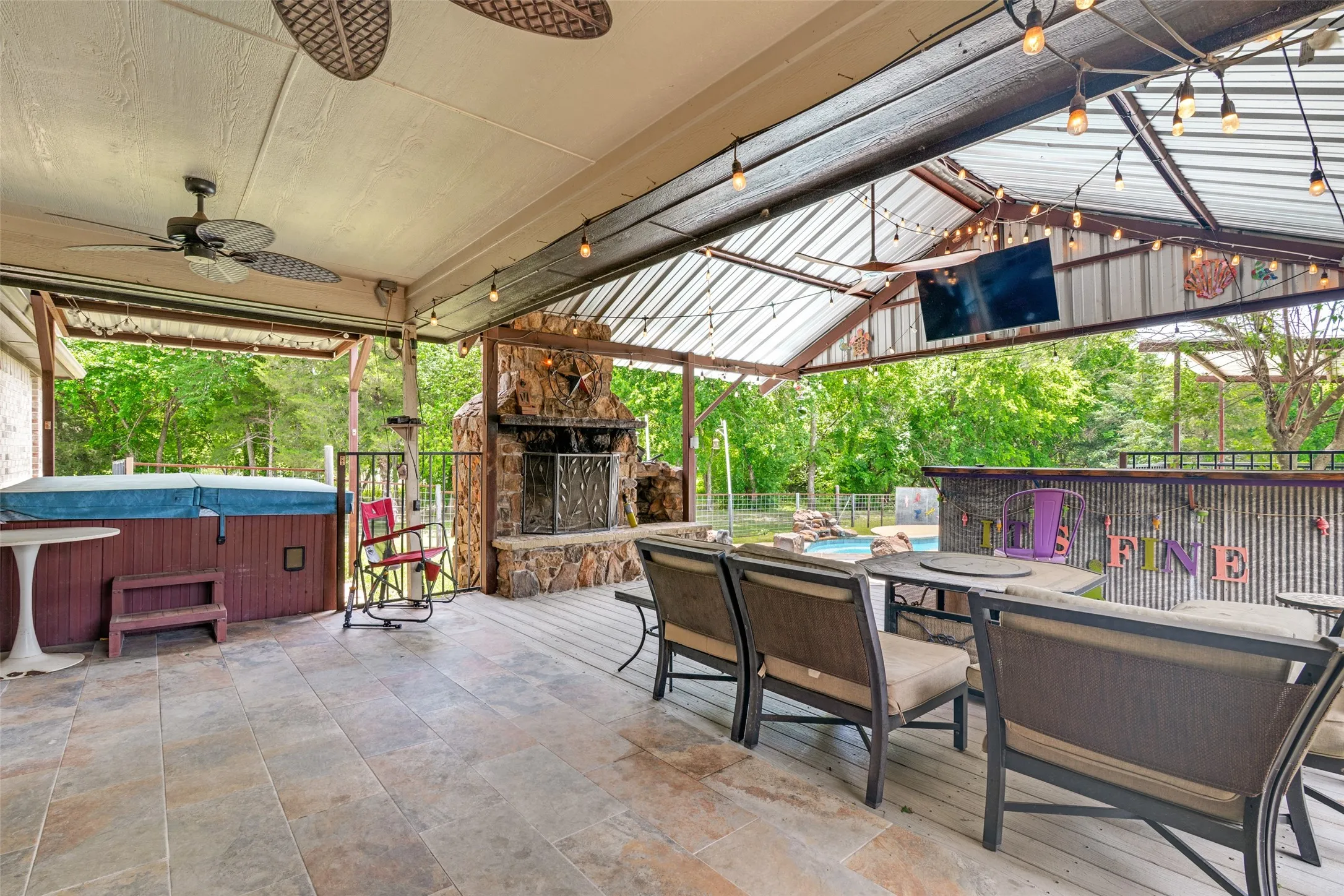 Single Family Residence For Sale in Collin County , 18584 County Road 543, Nevada, Texas 75173, 4 Bedroom, 2 Bathroom, 2 Garage spaces, 2,975 Sqft, built in 1997, mls#21260834, Real Estate Agent in Nevada, Homes For Sale in Collin county, Homes For Sale in Nevada, Realtor in Nevada Texas, Real Estate Brokerage Independent Realty Texas, Luminita Cordes Realtor