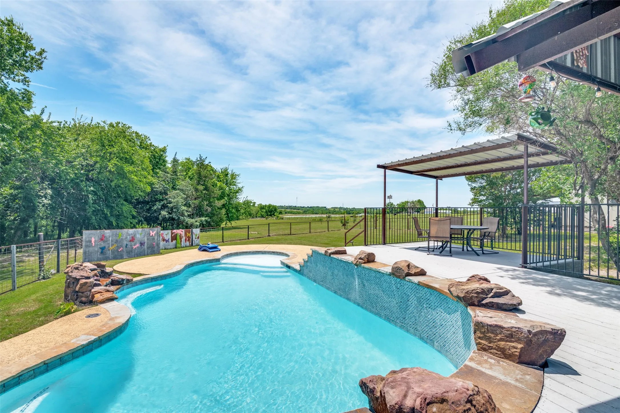 Single Family Residence For Sale in Collin County , 18584 County Road 543, Nevada, Texas 75173, 4 Bedroom, 2 Bathroom, 2 Garage spaces, 2,975 Sqft, built in 1997, mls#21260834, Real Estate Agent in Nevada, Homes For Sale in Collin county, Homes For Sale in Nevada, Realtor in Nevada Texas, Real Estate Brokerage Independent Realty Texas, Luminita Cordes Realtor