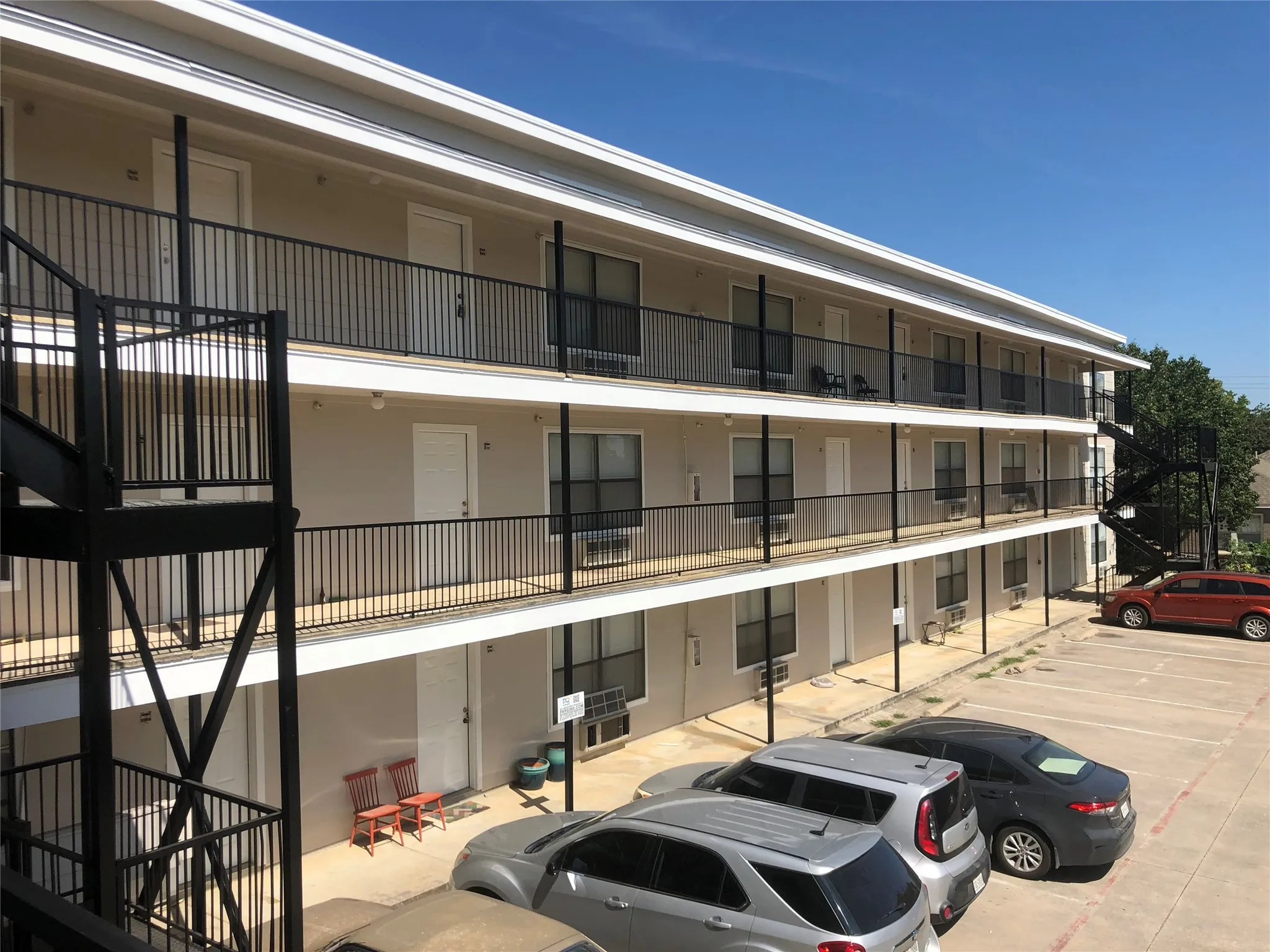 Here is a view of the front of the structure.